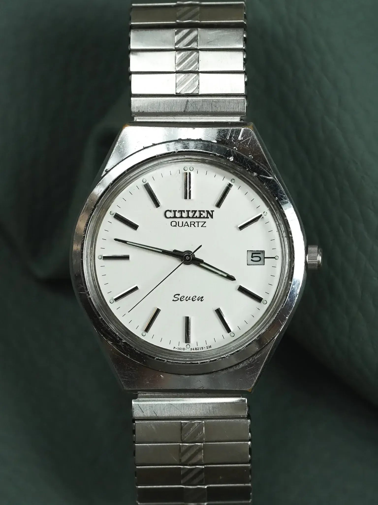 Citizen - Tonneau Acier Quartz Seven Date - 1990s - Atelier Victor