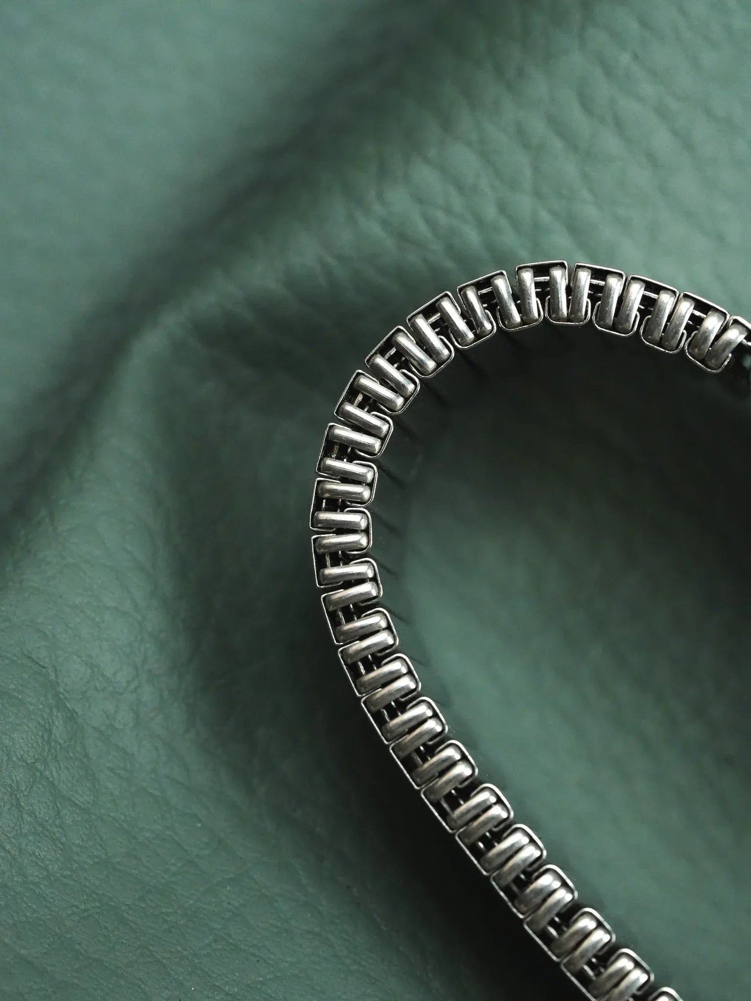 Citizen - Tonneau Acier Quartz Seven Date - 1990s - Atelier Victor