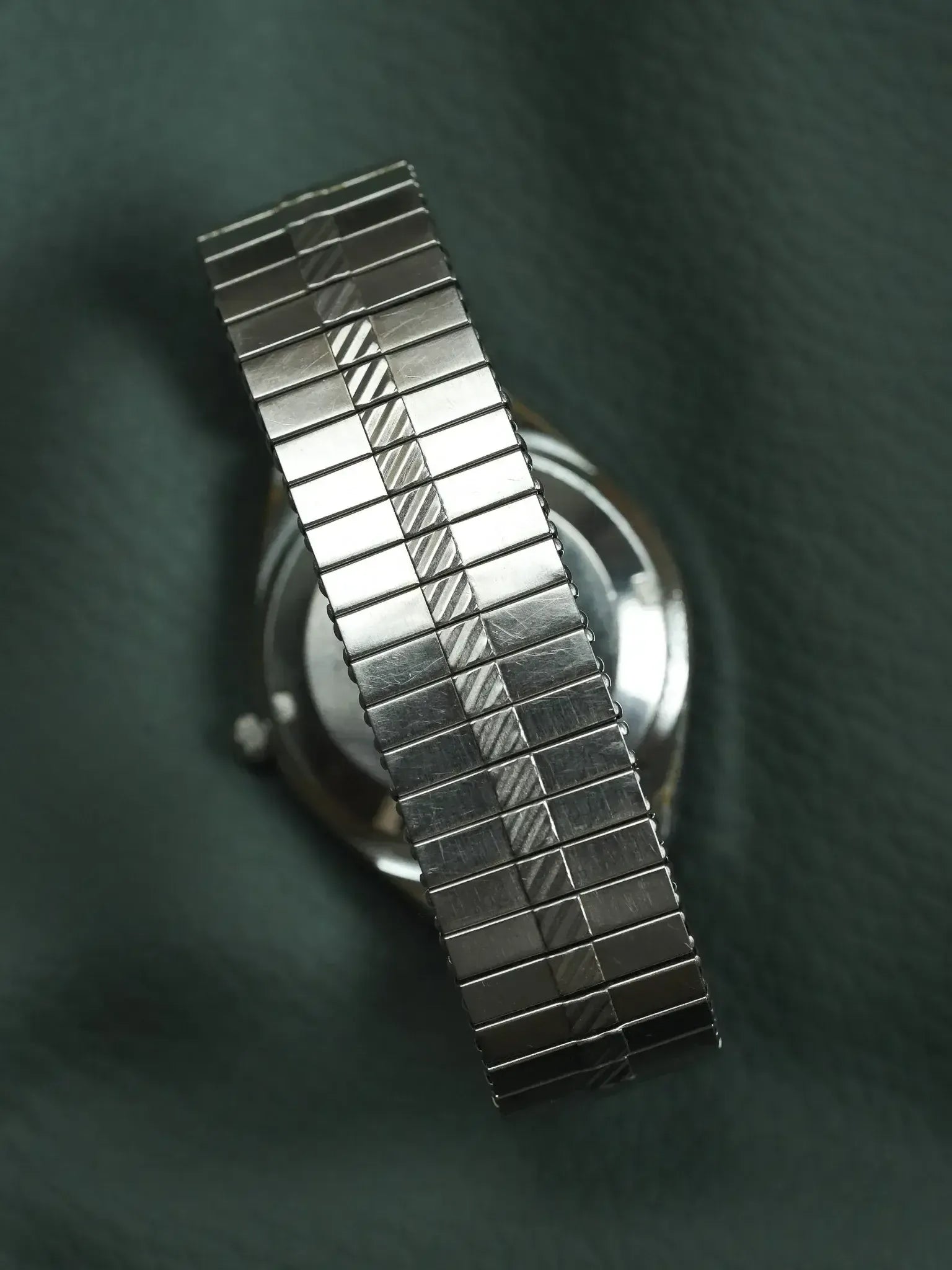 Citizen - Tonneau Acier Quartz Seven Date - 1990s - Atelier Victor