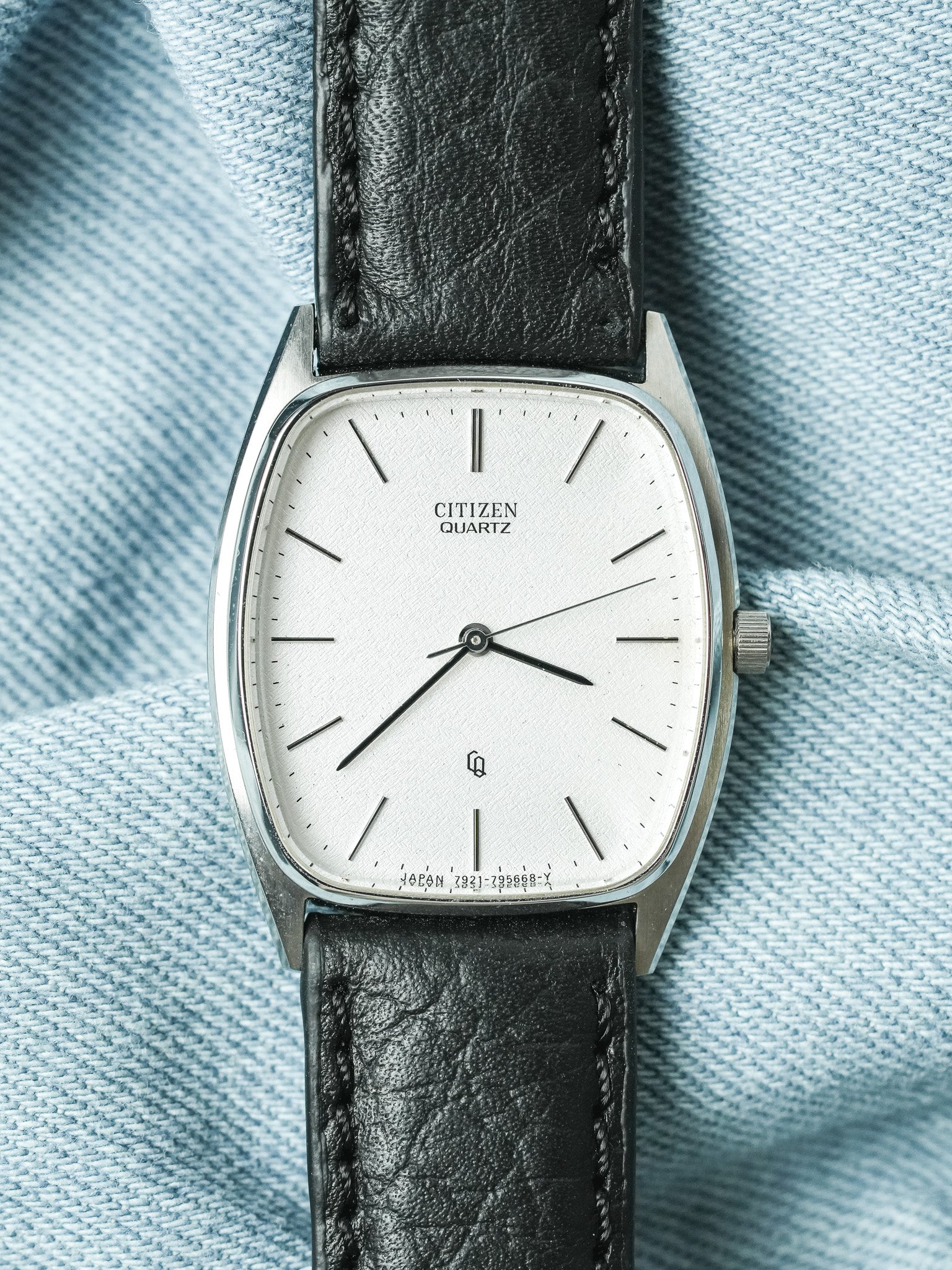 Citizen - Tonneau Acier Ultra slim Blanc sablé - NOS - 1989 - Atelier Victor - Vintage Shop