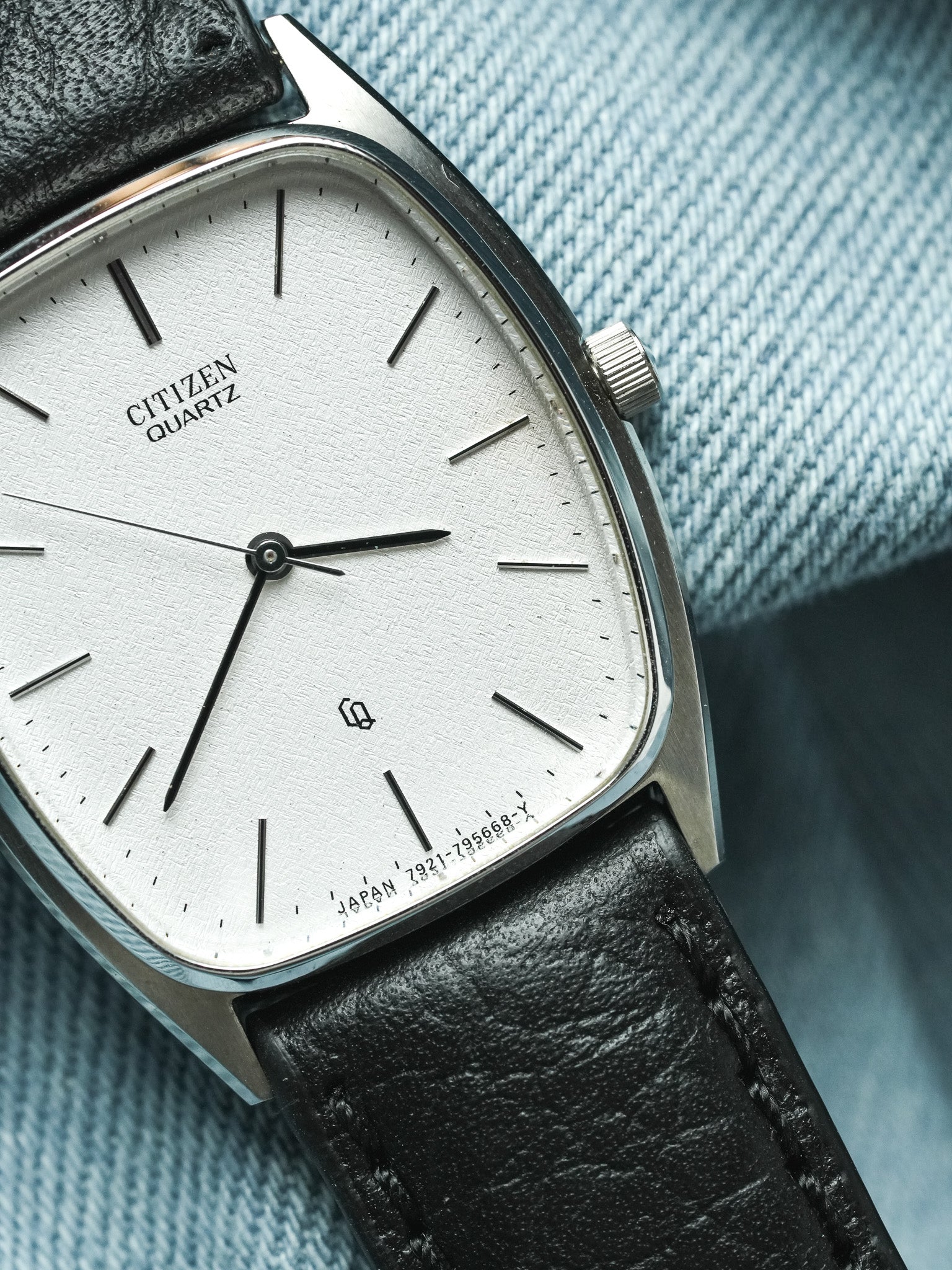 Citizen - Tonneau Acier Ultra slim Blanc sablé - NOS - 1989 - Atelier Victor - Vintage Shop