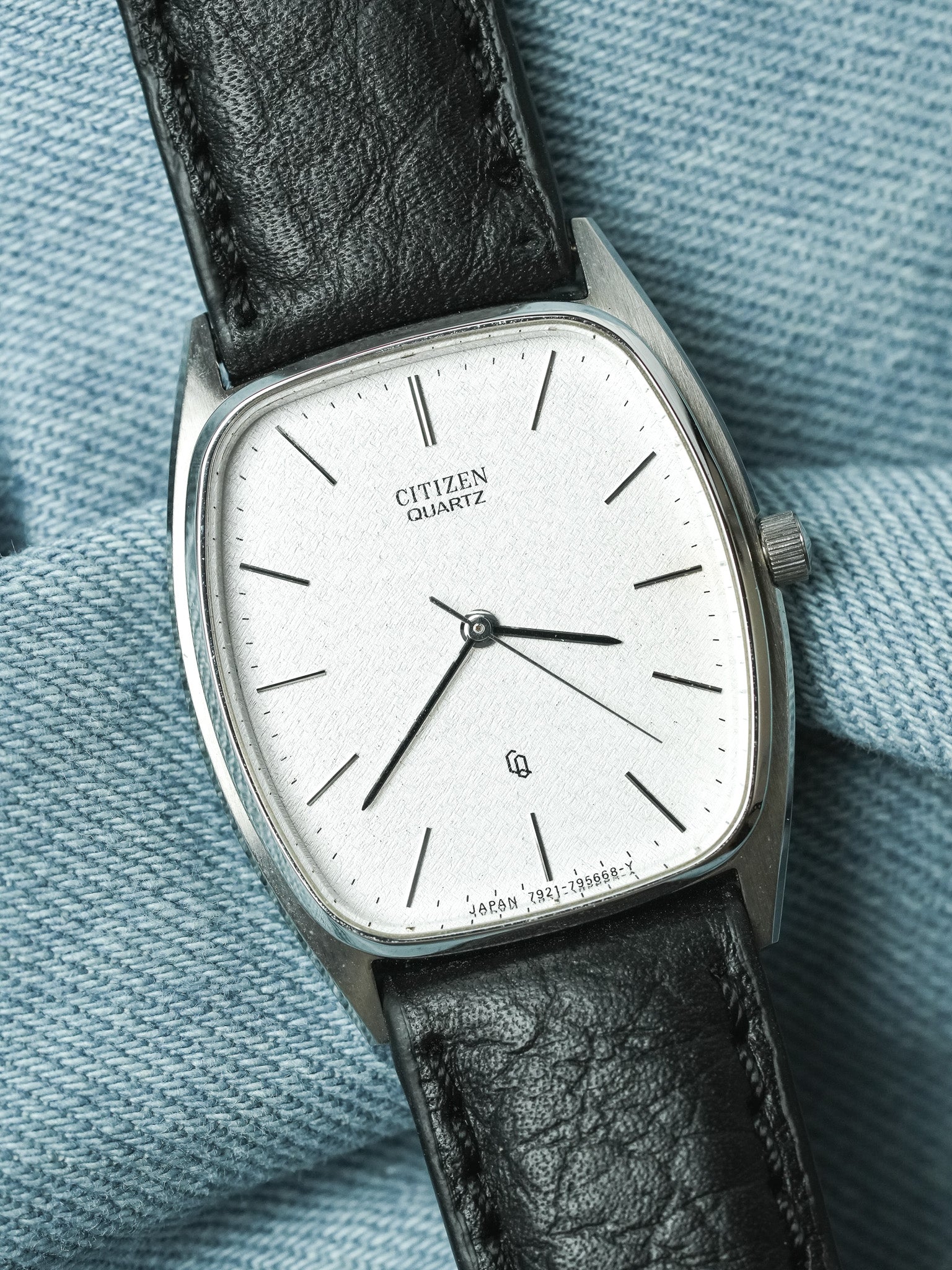 Citizen - Tonneau Acier Ultra slim Blanc sablé - NOS - 1989 - Atelier Victor - Vintage Shop
