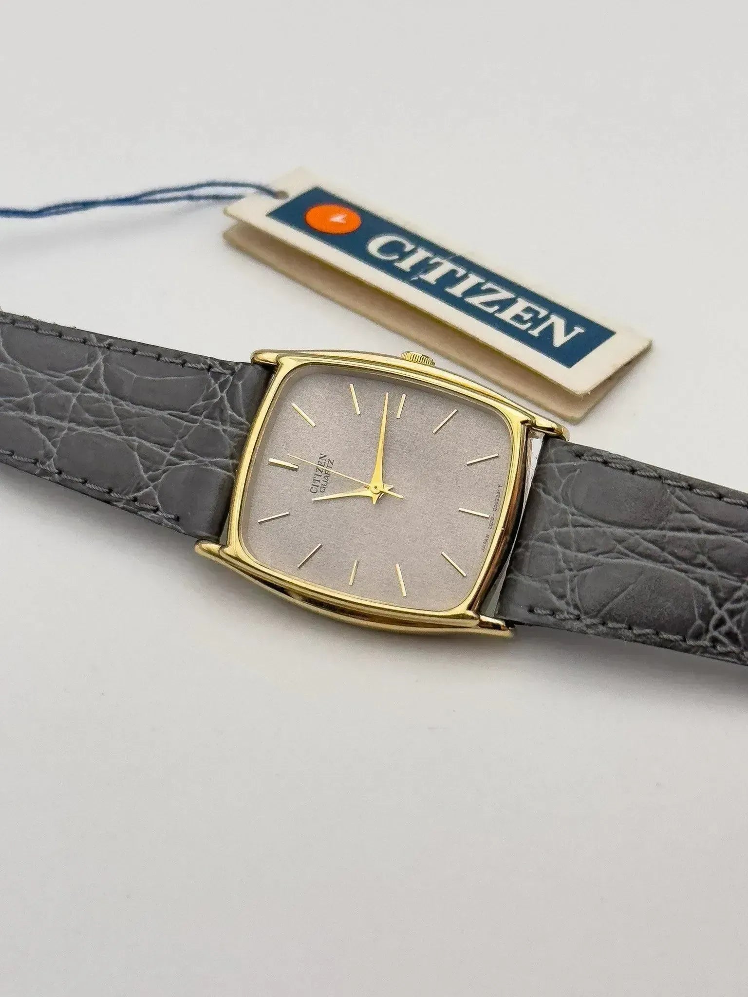 Citizen - Tonneau Grey Dust - NOS - 1990s - Atelier Victor