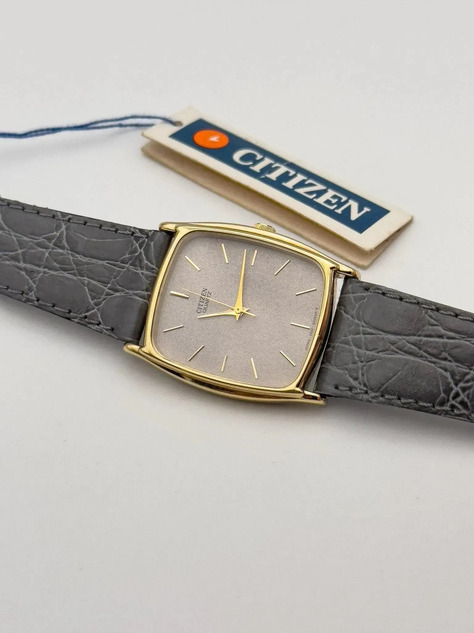 Citizen - Tonneau Grey Dust - NOS - 1990s - Atelier Victor