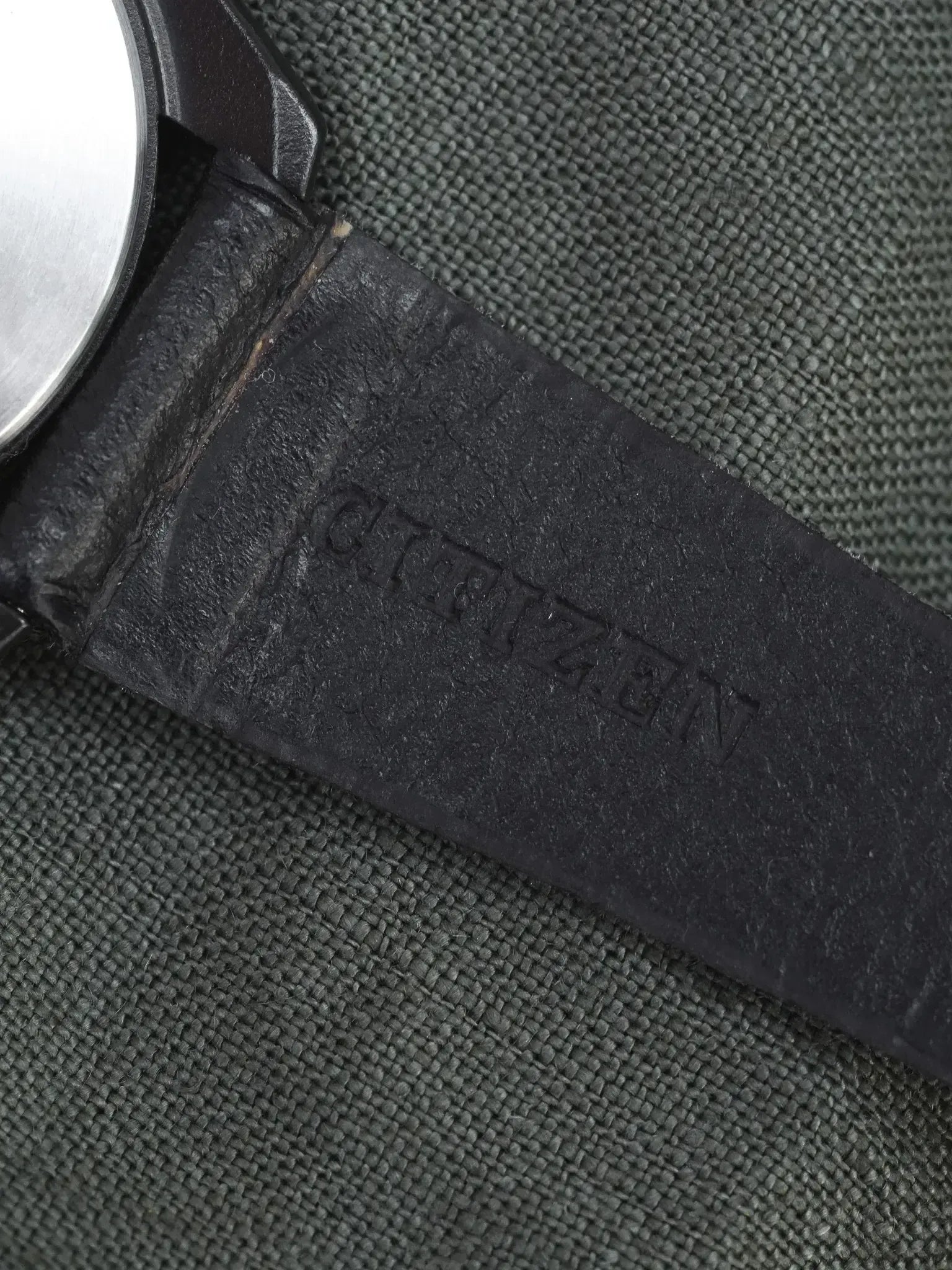 Citizen - Tonneau Noir Or - NOS - 1980s - Atelier Victor