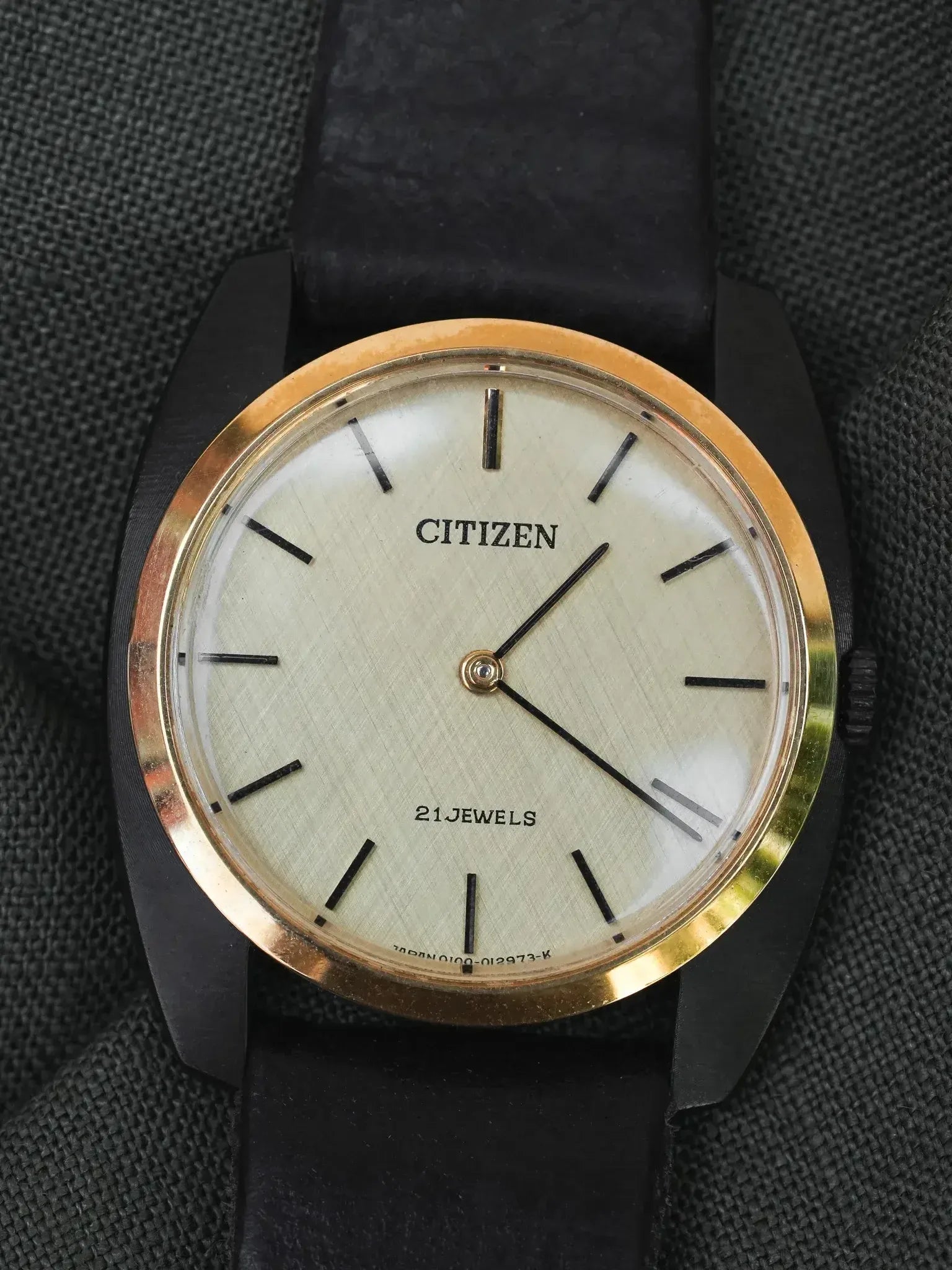 Citizen - Tonneau Noir Or - NOS - 1980s - Atelier Victor