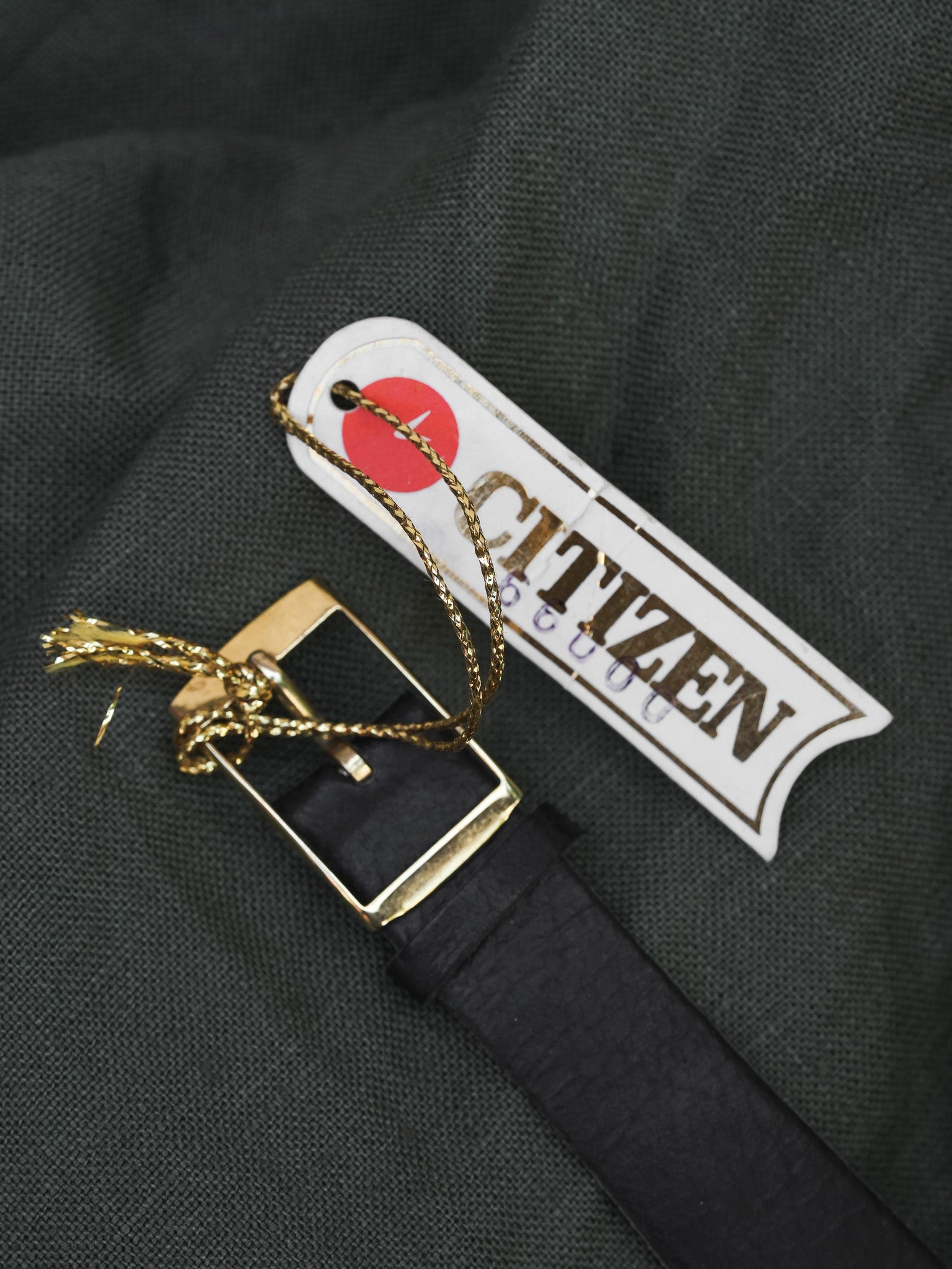 Citizen - Tonneau Noir Or - NOS - 1980s - Atelier Victor - Vintage Watch Shop