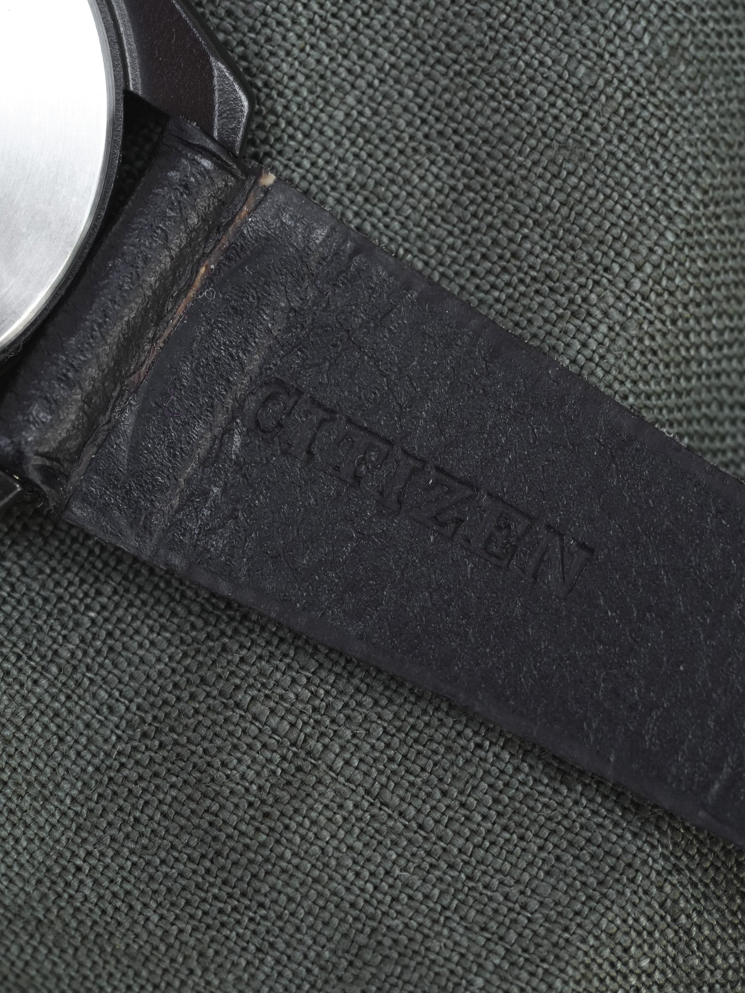 Citizen - Tonneau Noir Or - NOS - 1980s - Atelier Victor - Vintage Watch Shop