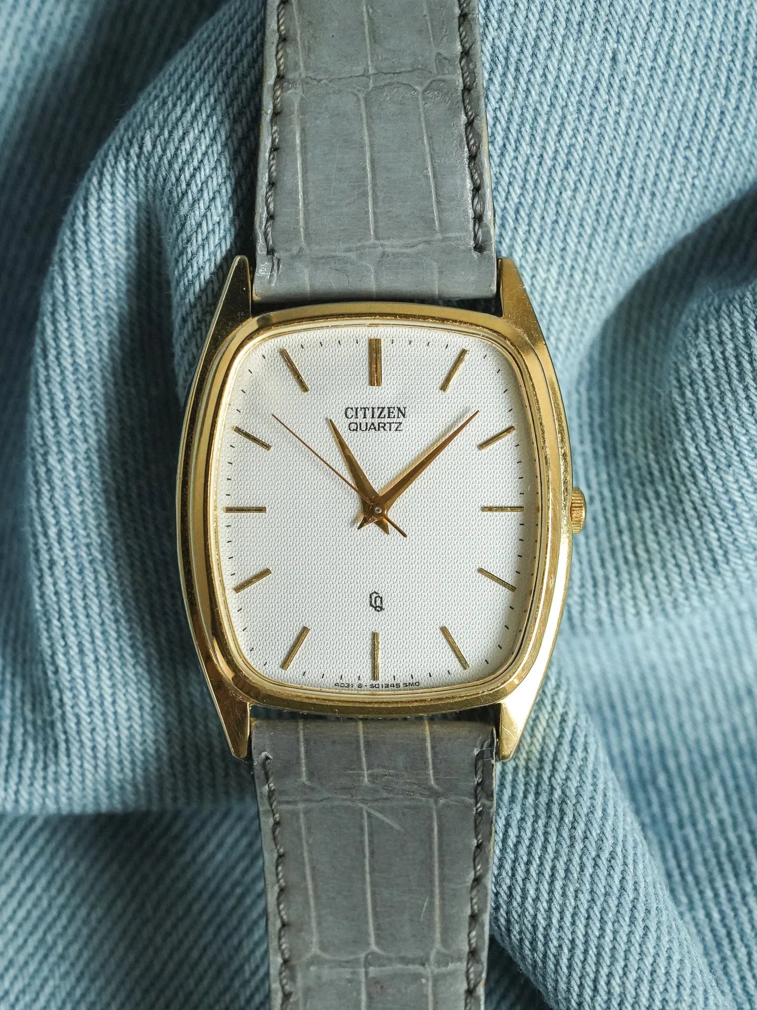 Citizen - Tonneau Gold Dial Clous de Paris Dauphine Hands - 1996