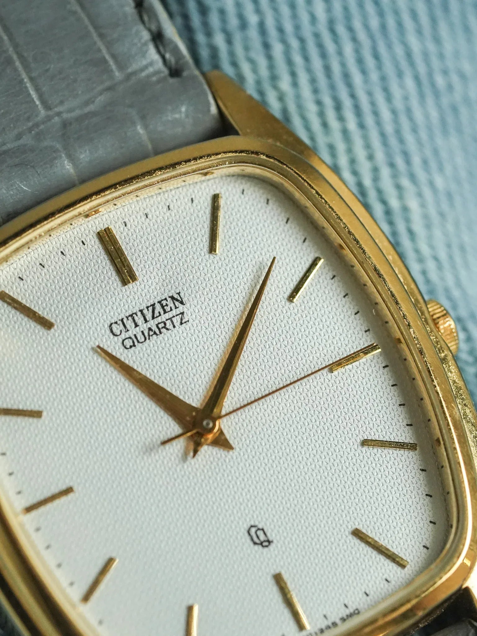 Citizen - Tonneau Or Cadran Clous de Paris Aiguilles dauphines - 1996 - Atelier Victor