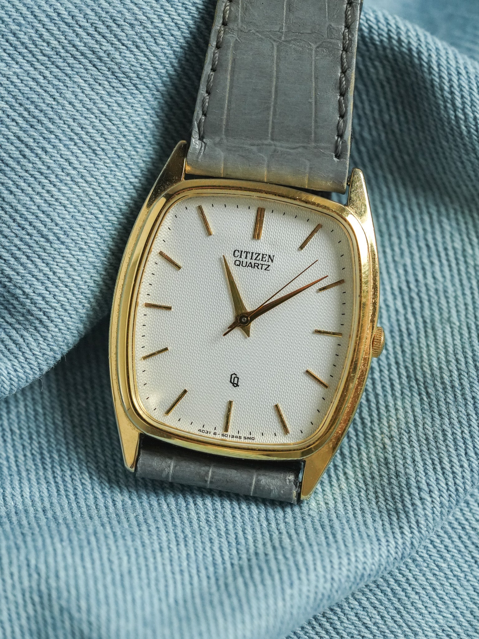 Citizen - Tonneau Or Cadran Clous de Paris Aiguilles dauphines - 1996 - Atelier Victor - Vintage Shop