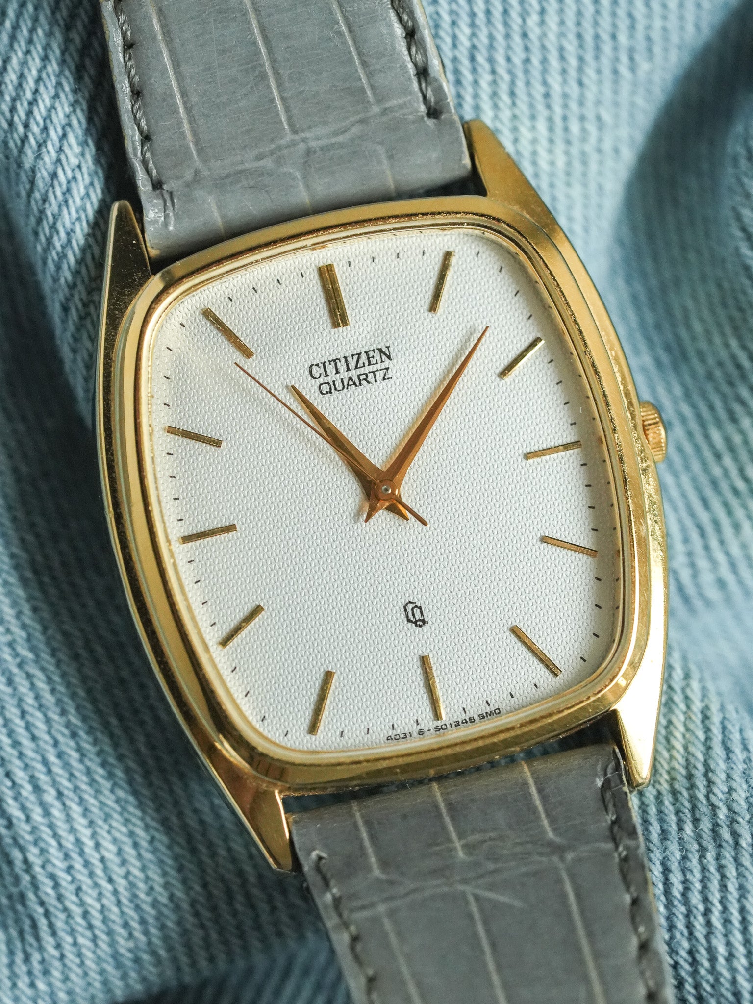 Citizen - Tonneau Or Cadran Clous de Paris Aiguilles dauphines - 1996 - Atelier Victor - Vintage Shop