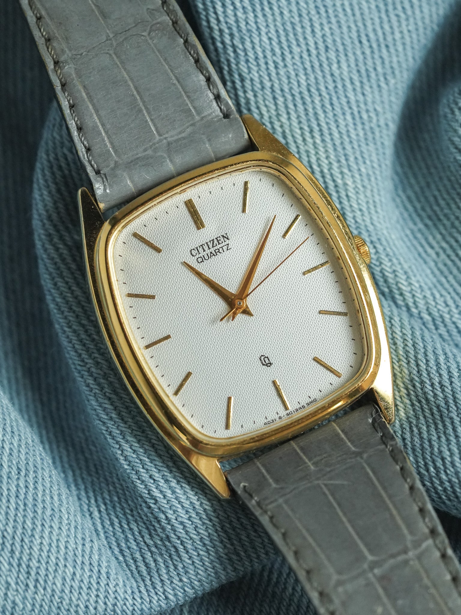 Citizen - Tonneau Or Cadran Clous de Paris Aiguilles dauphines - 1996 - Atelier Victor - Vintage Shop