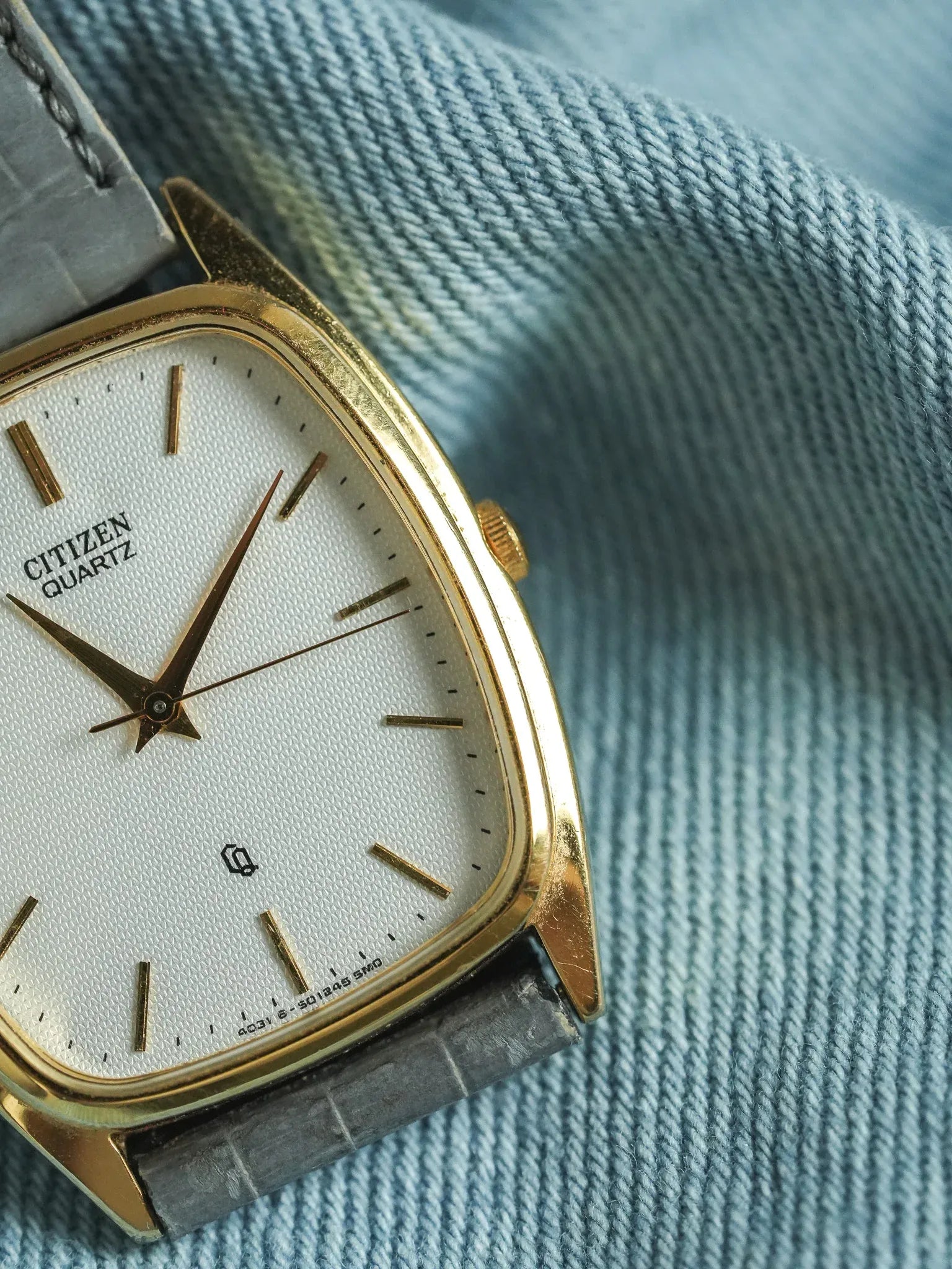 Citizen - Tonneau Or Cadran Clous de Paris Aiguilles dauphines - 1996 - Atelier Victor - Vintage Shop