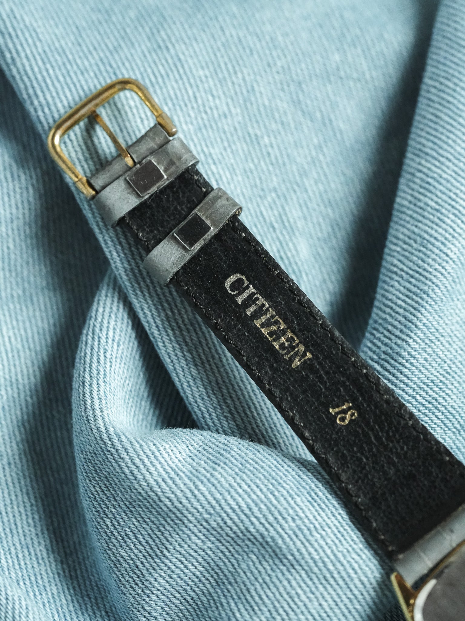 Citizen - Tonneau Or Cadran Clous de Paris Aiguilles dauphines - 1996 - Atelier Victor - Vintage Shop