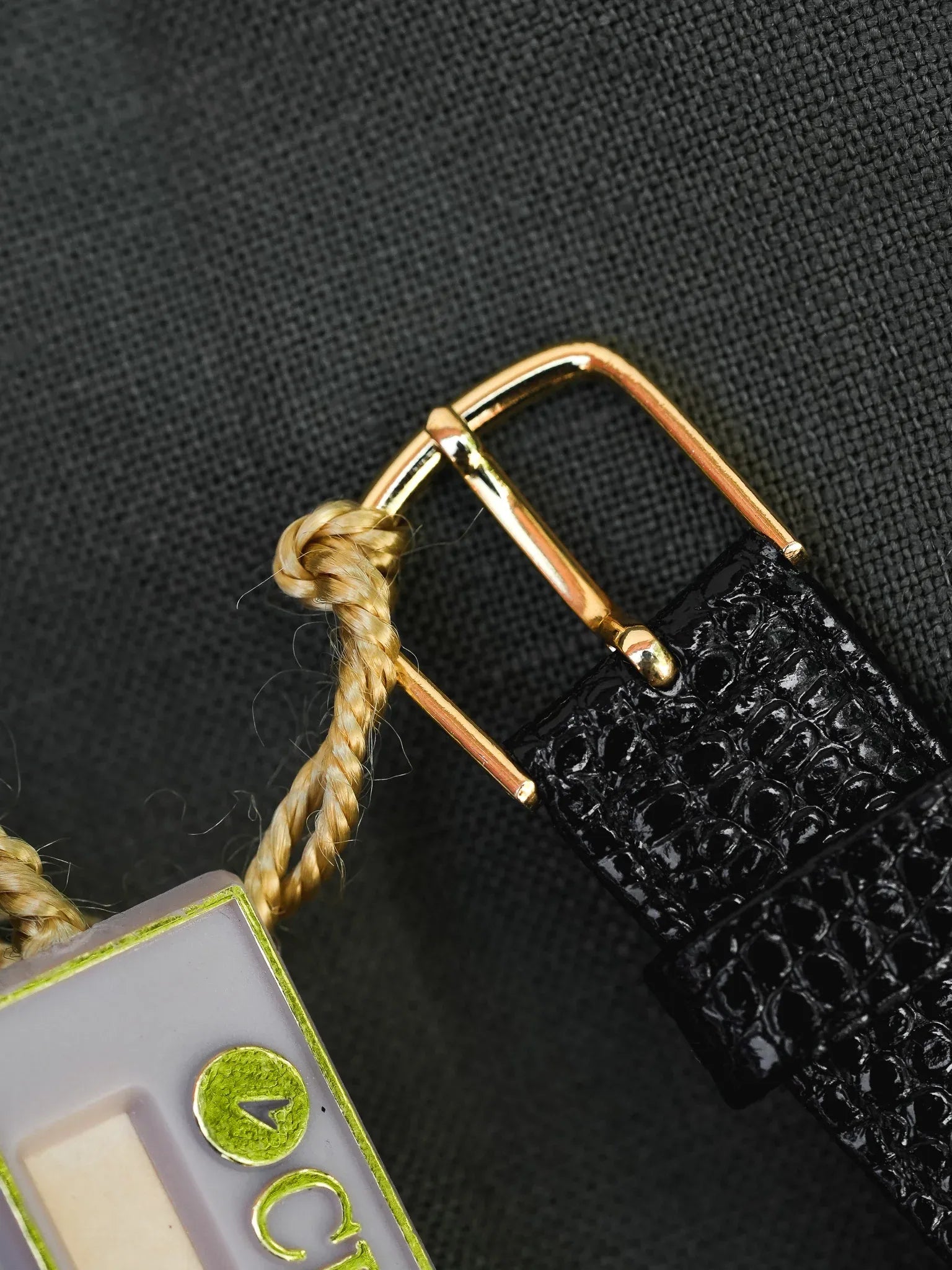 Citzen - Tank Allongée Noir Or - NOS - 1980s - Atelier Victor