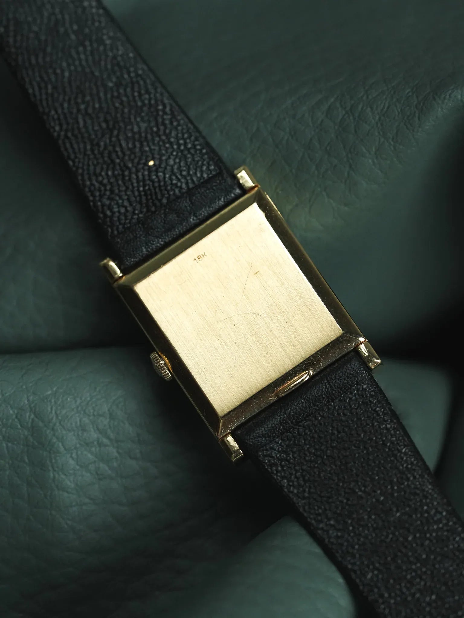 Corum - Tank Or Jaune 18k Cadran lin - 1970s - Atelier Victor