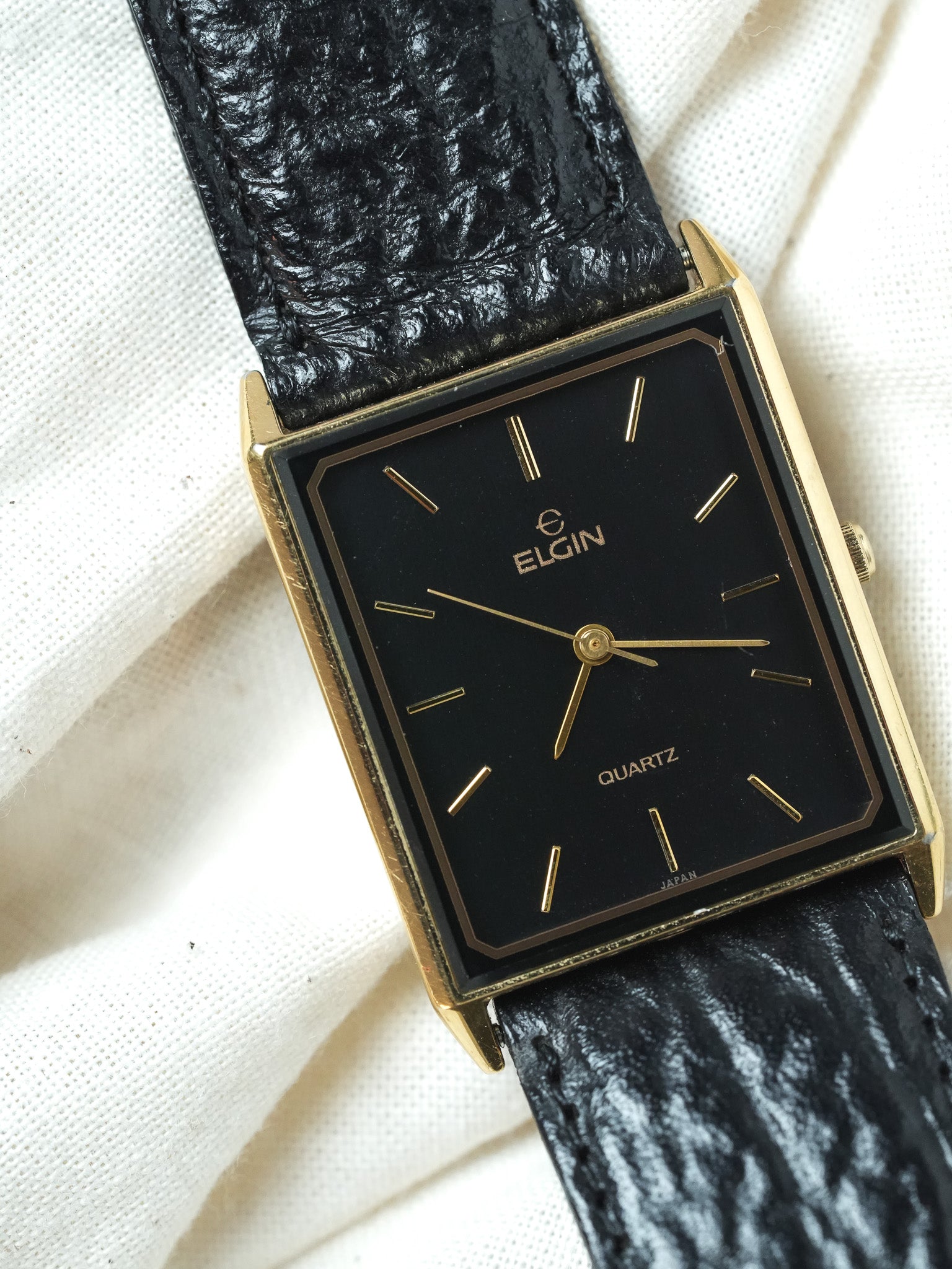 Elgin - Tank Or Laque Noir cadran noir - 1990s - Atelier Victor - Vintage Shop