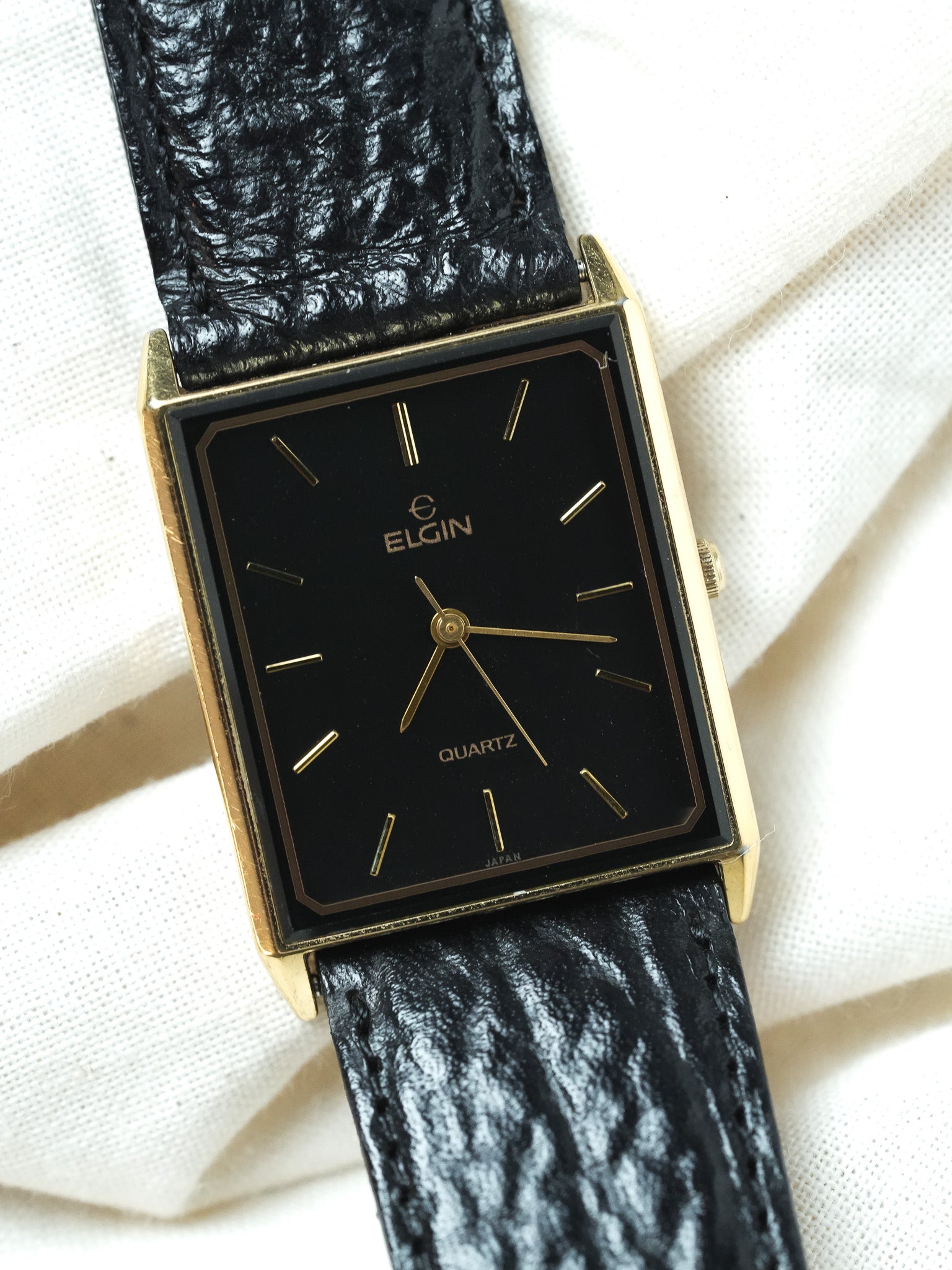 Elgin - Tank Or Laque Noir cadran noir - 1990s - Atelier Victor - Vintage Shop