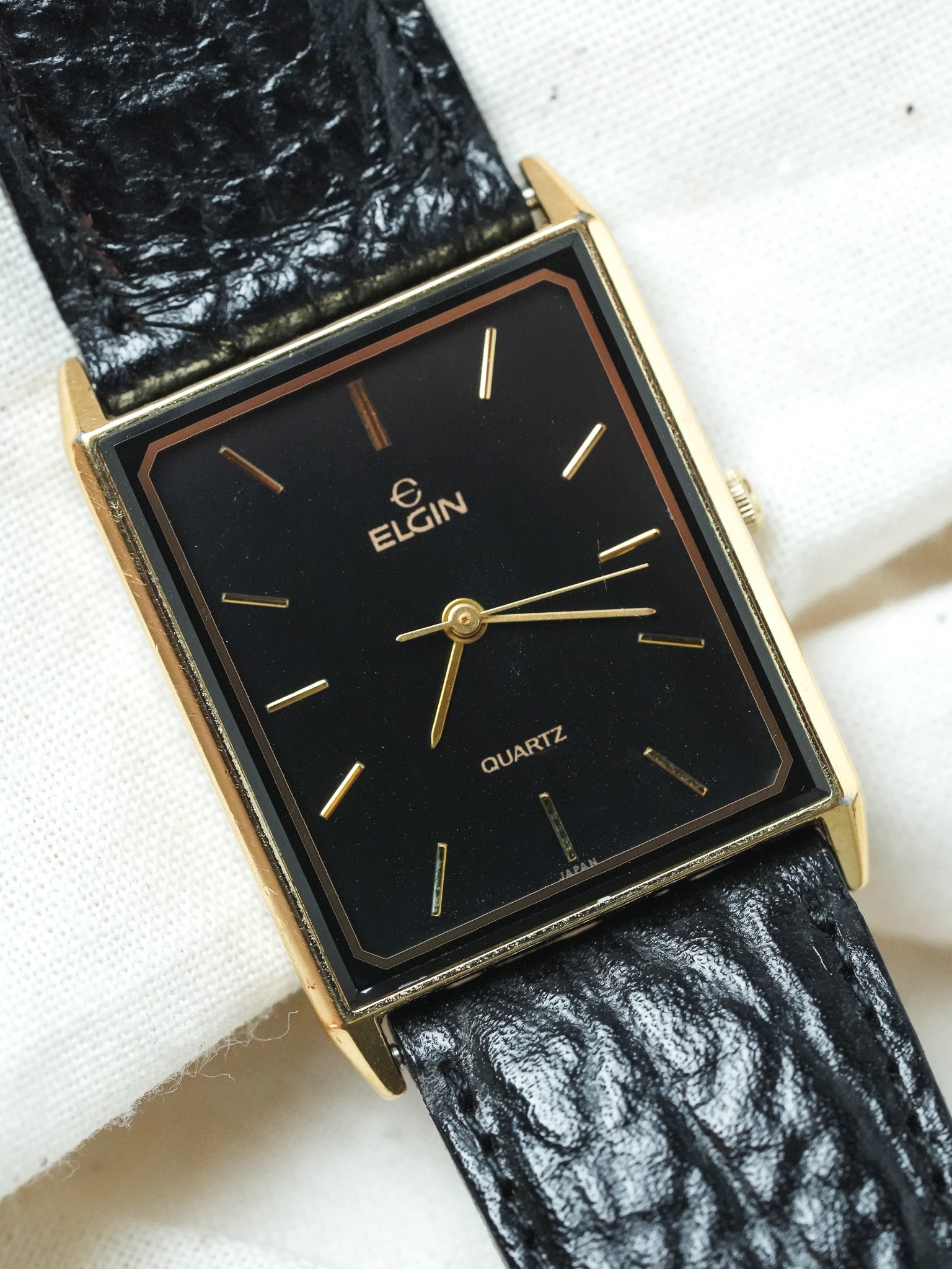Elgin - Tank Or Laque Noir cadran noir - 1990s - Atelier Victor - Vintage Shop