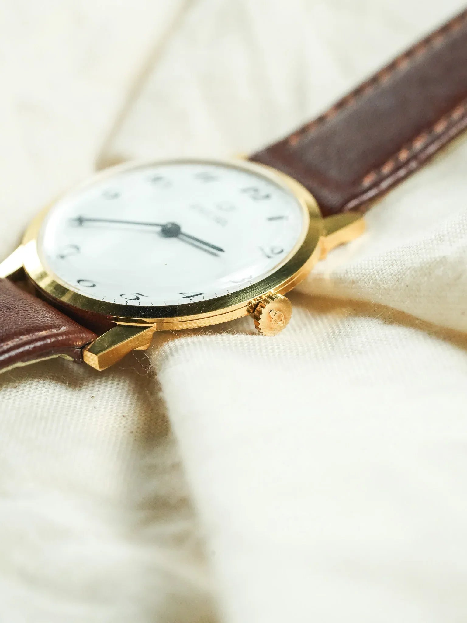 Enicar - Plaqué Or Ultra slim Cadran blanc - 1980s - Atelier Victor - Vintage Shop