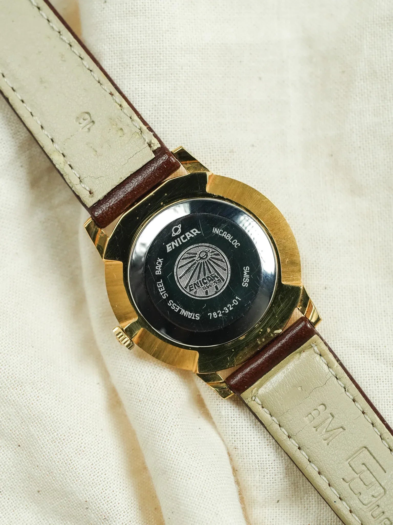 Enicar - Plaqué Or Ultra slim Cadran blanc - 1980s - Atelier Victor - Vintage Shop