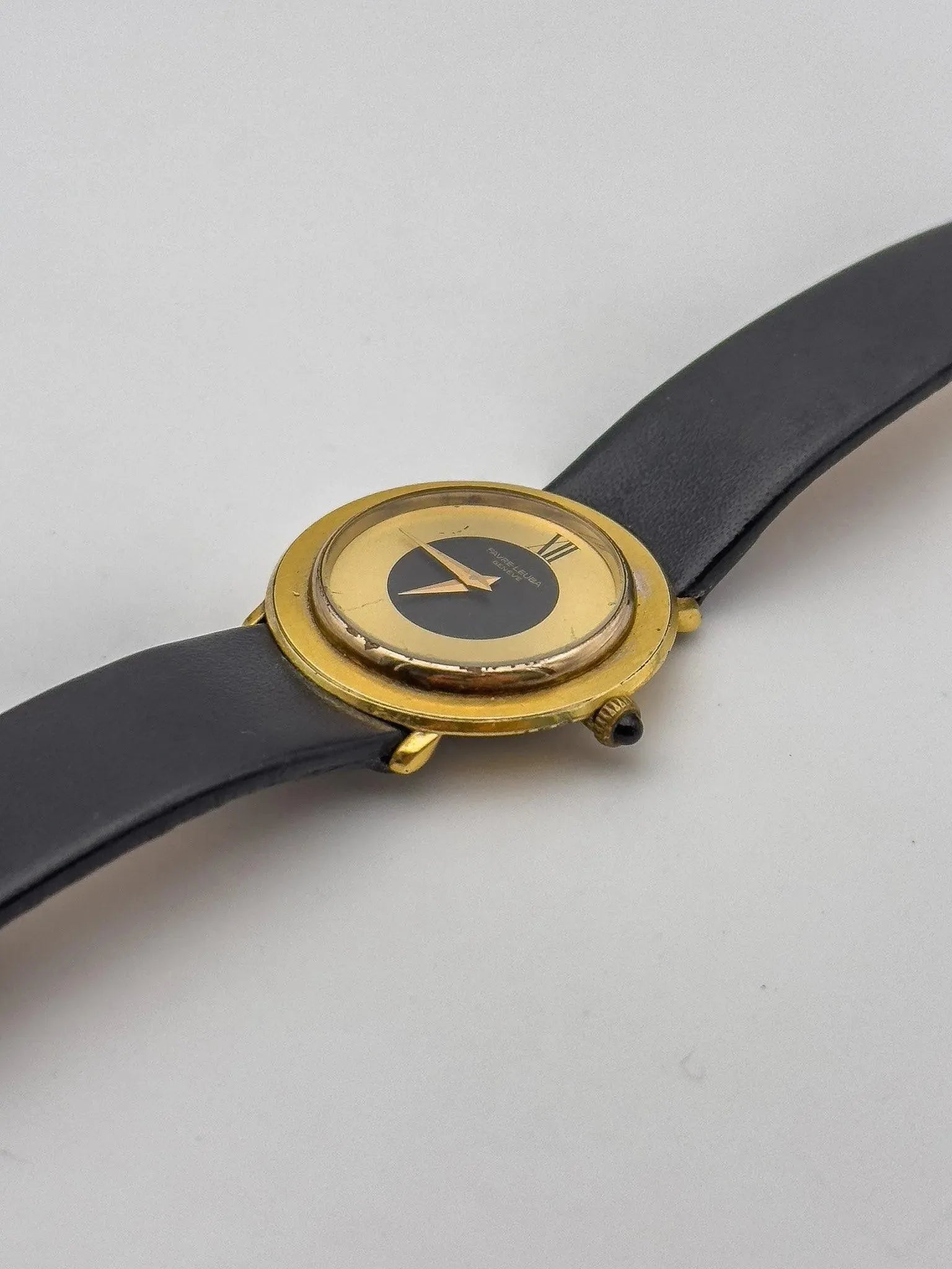 Favre-Leuba - Circle Black - 1970s - Atelier Victor Paris - Vintage Watch Shop Dubai