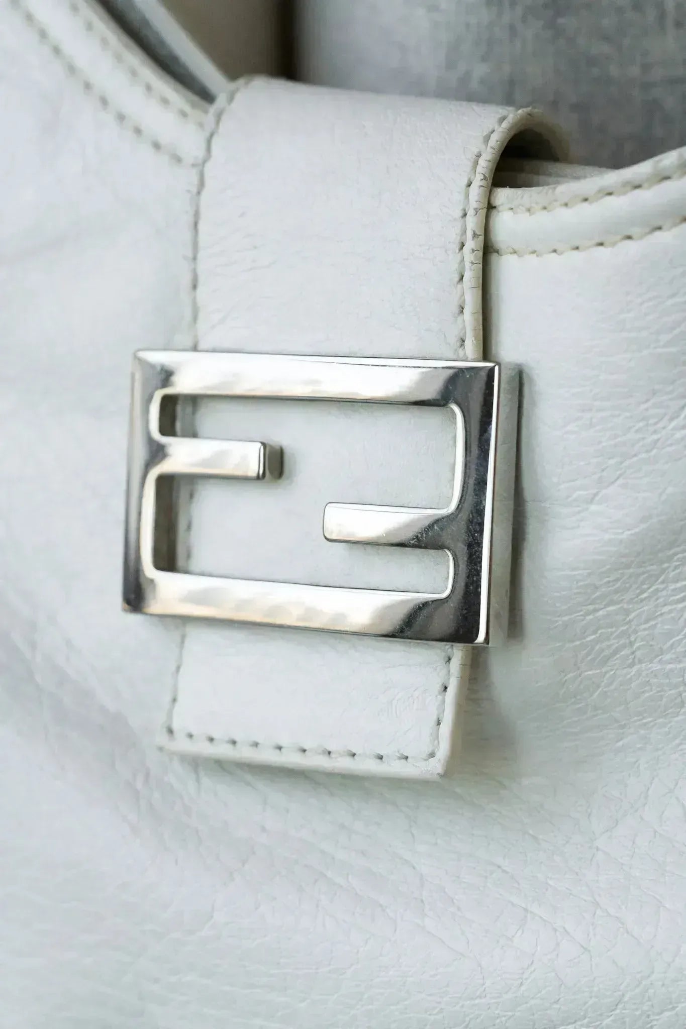 Fendi - Sac à main Baguette Blanc - Atelier Victor