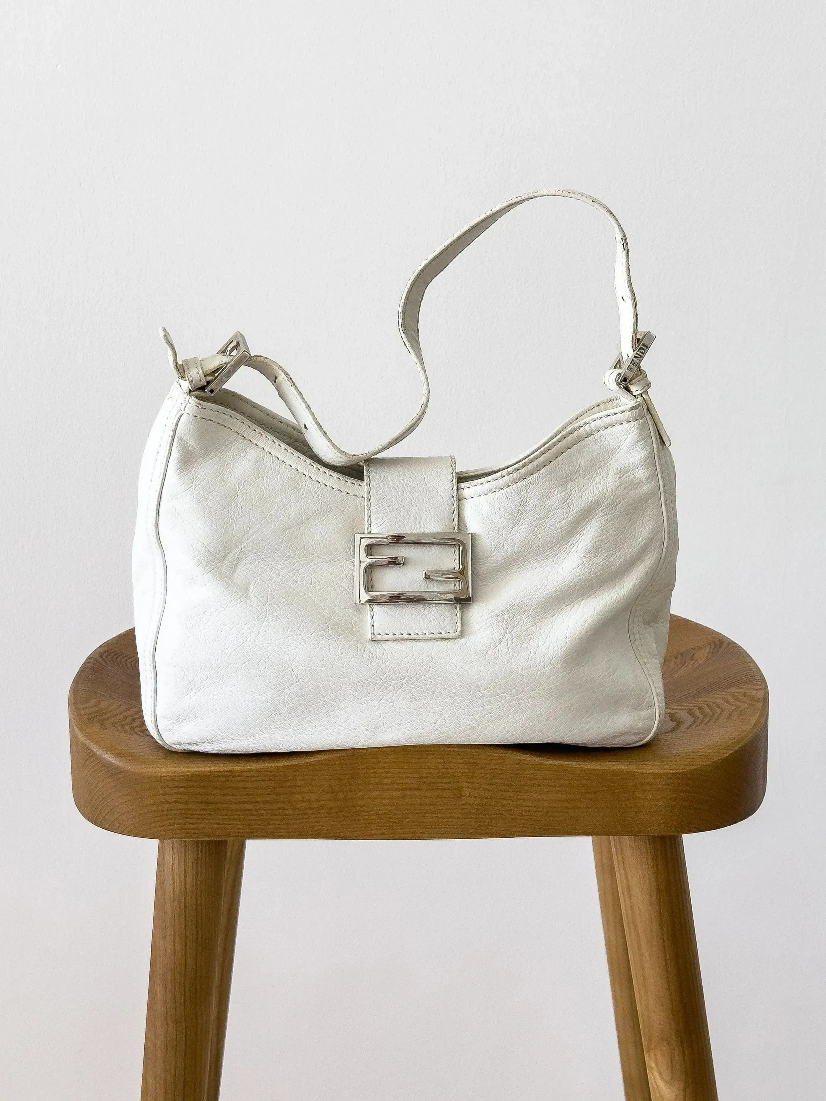 Fendi - Sac à main Baguette Blanc - Atelier Victor