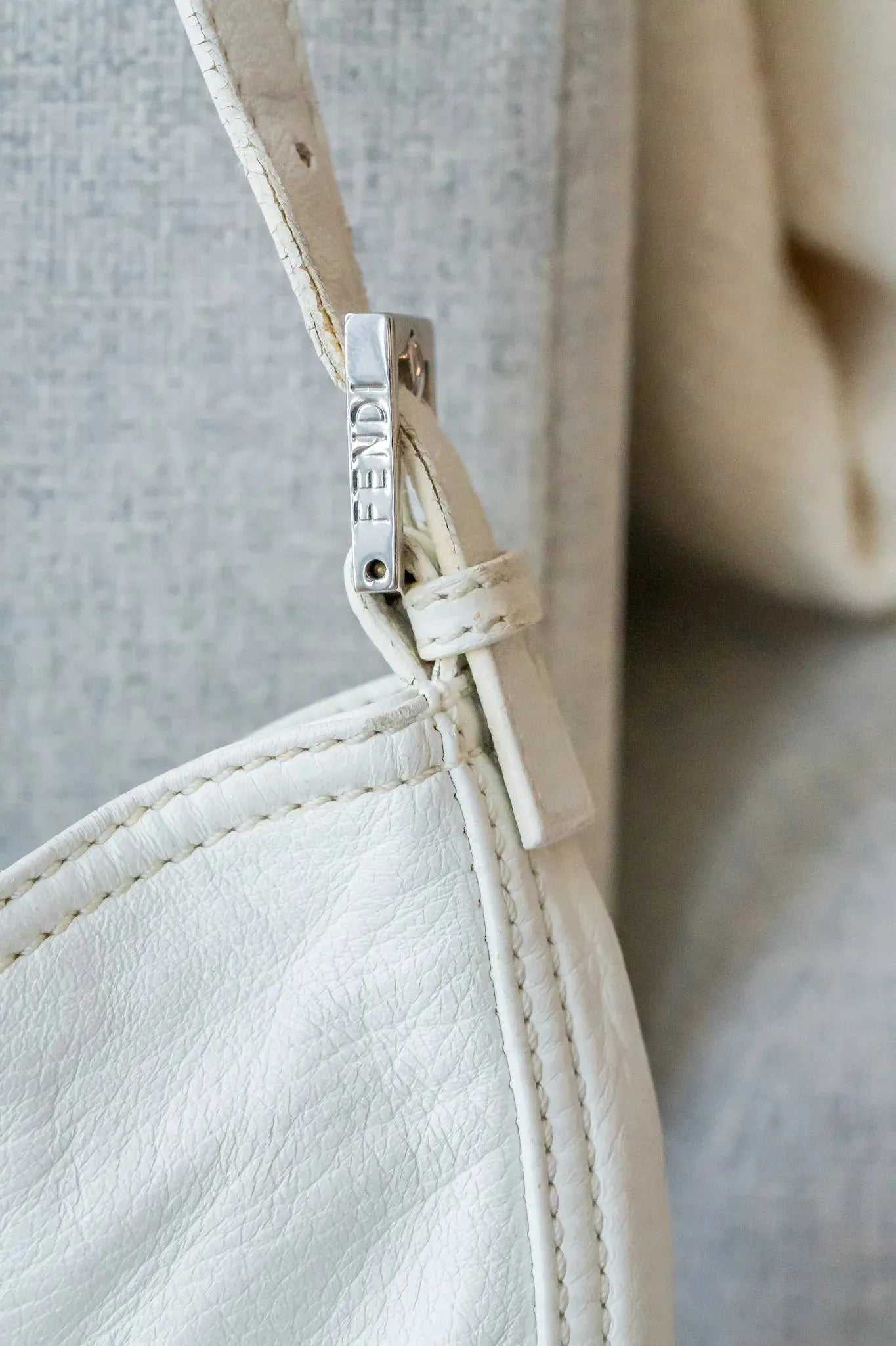 Fendi - Sac à main Baguette Blanc - Atelier Victor - Vintage Shop