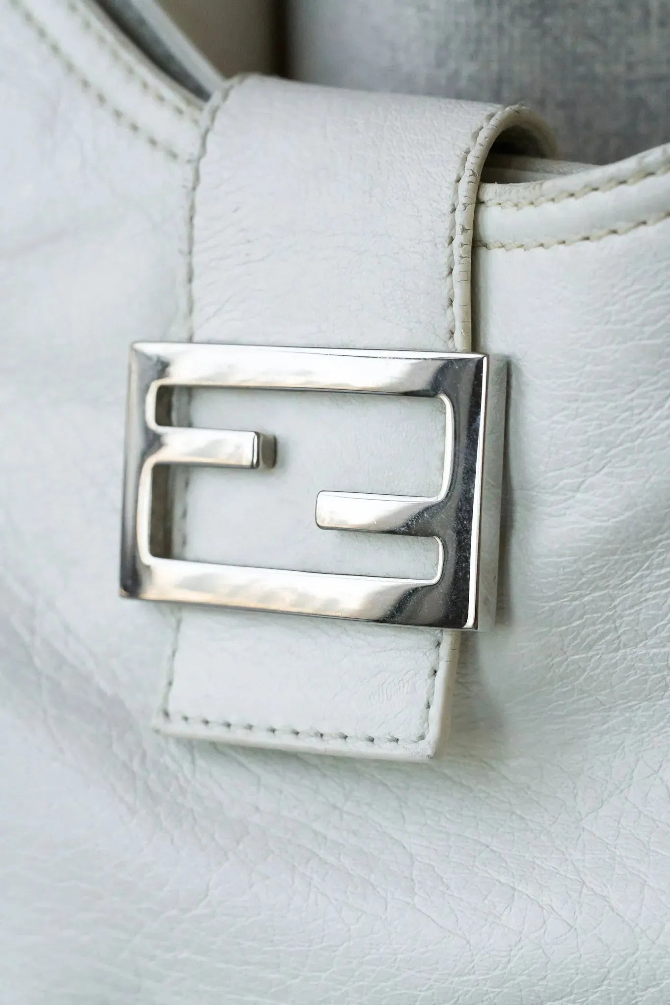 Fendi - Sac à main Baguette Blanc - Atelier Victor - Vintage Shop