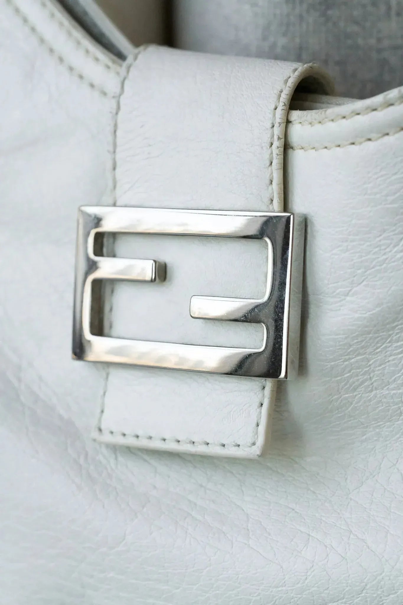 Fendi - Sac à main Baguette Blanc - Atelier Victor - Vintage Shop