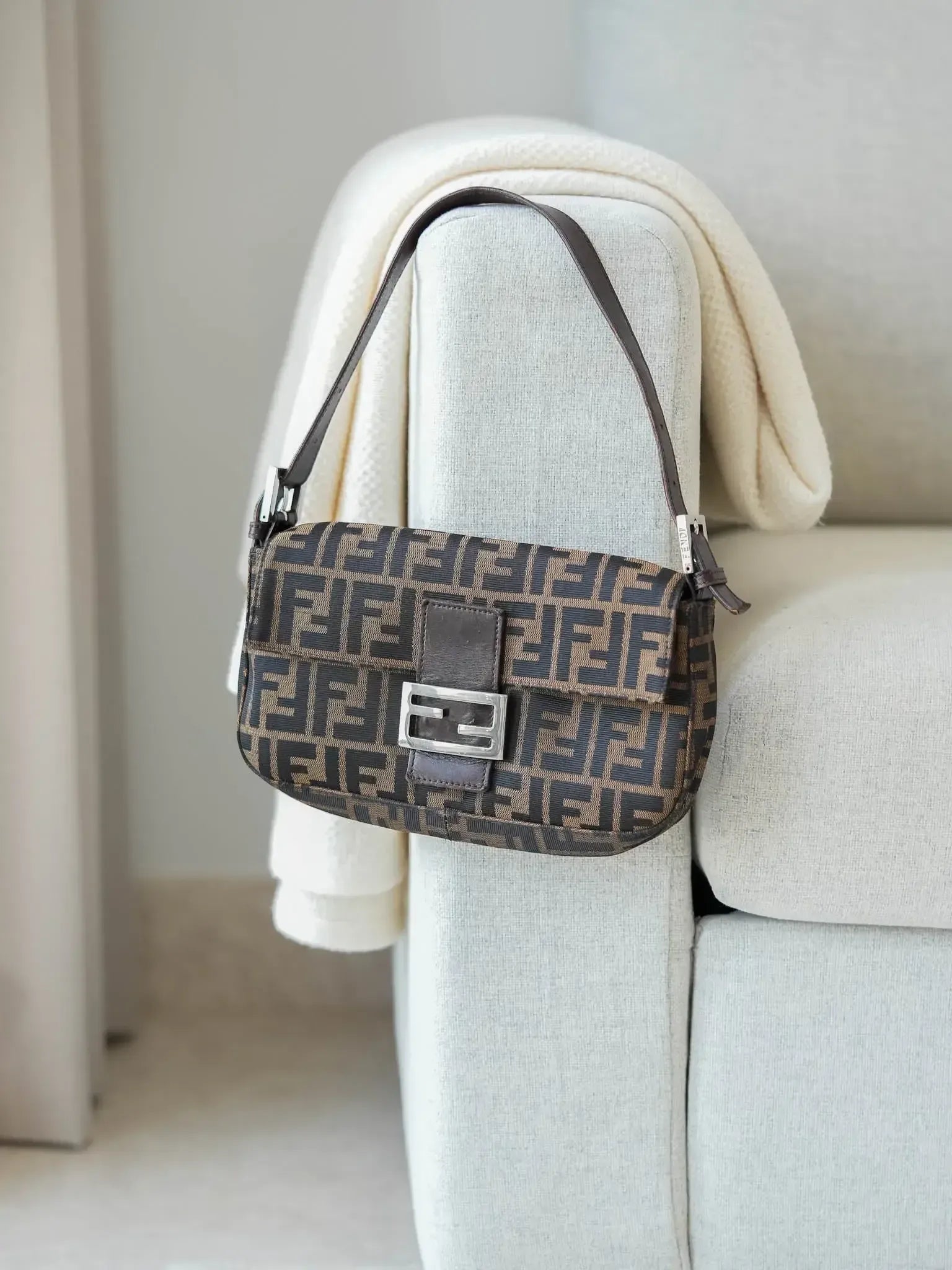 Fendi - Sac à main Baguette en Toile - Atelier Victor