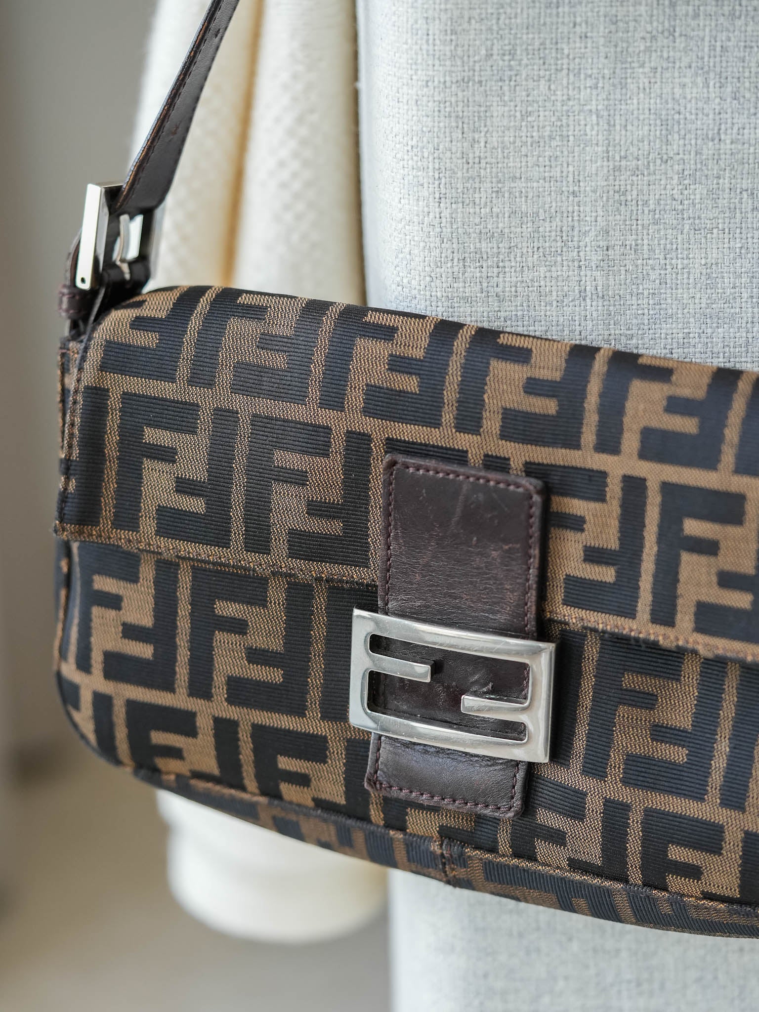 Fendi - Sac à main Baguette en Toile - Atelier Victor - Vintage Shop