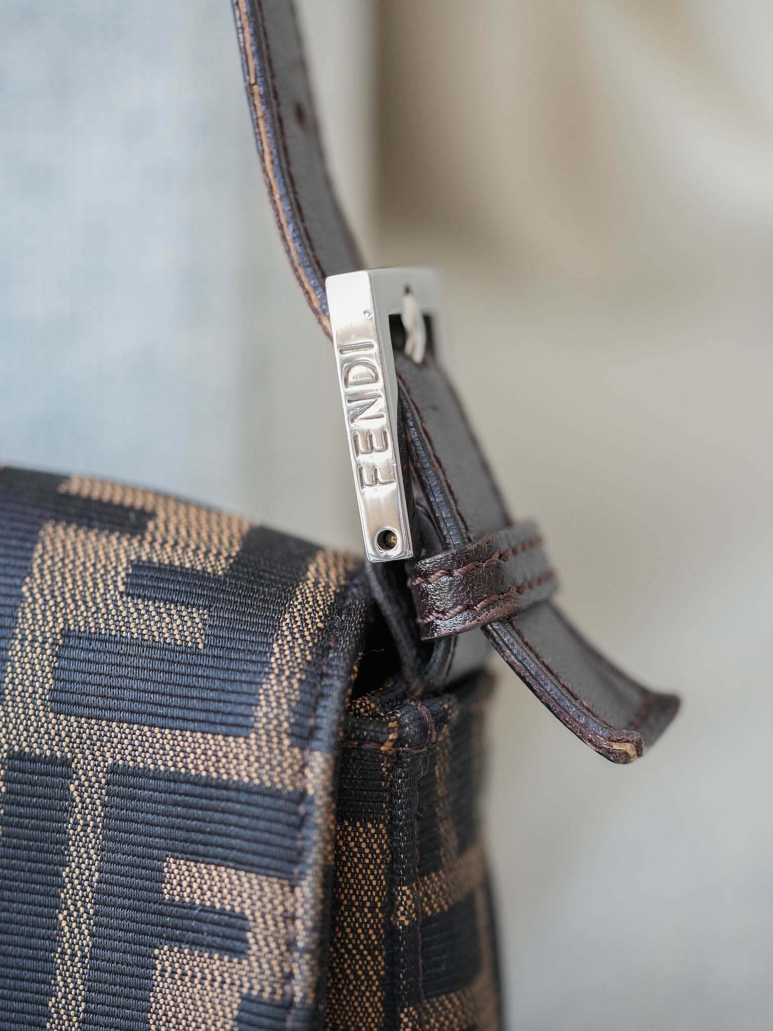Fendi - Sac à main Baguette en Toile - Atelier Victor - Vintage Shop