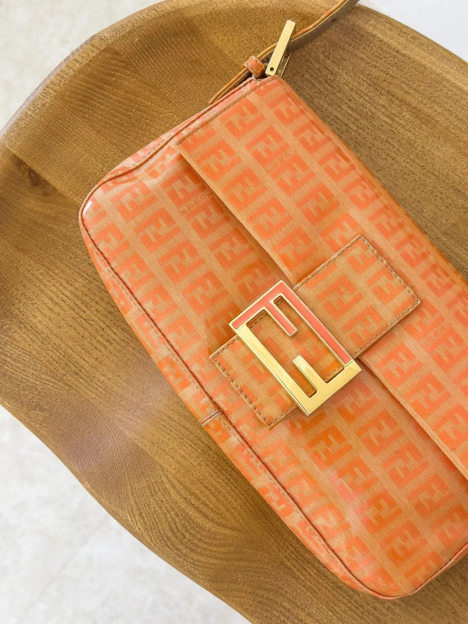 Fendi - Sac à main Baguette Orange - Atelier Victor Paris - Vintage Watch Shop Dubai