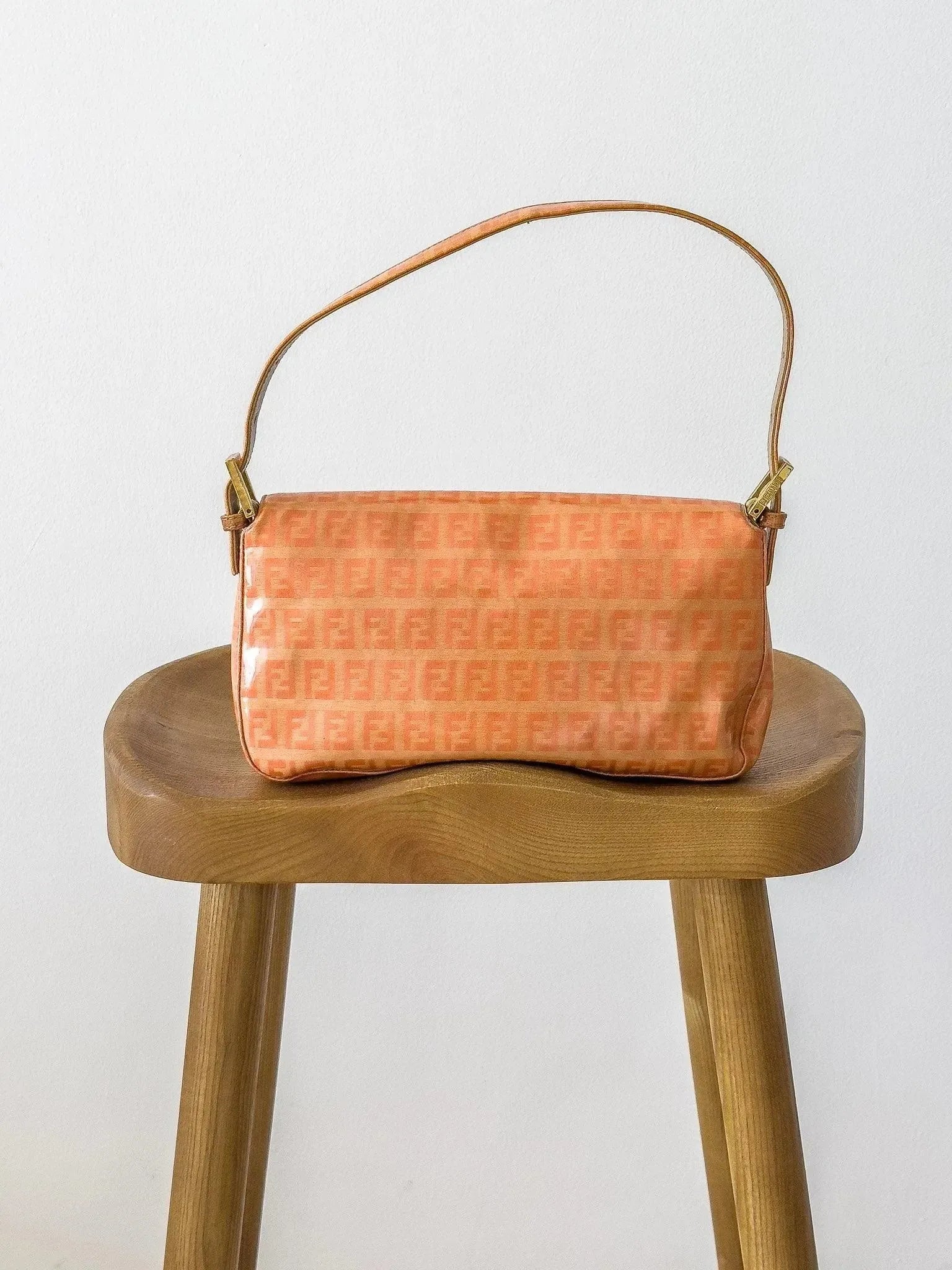 Fendi - Sac à main Baguette Orange - Atelier Victor - Vintage Shop