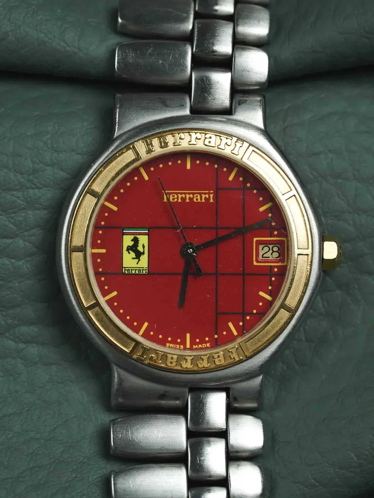 Ferrari x Cartier - Acier Or Cadran Quadrillé Rouge - 1980s - Atelier Victor