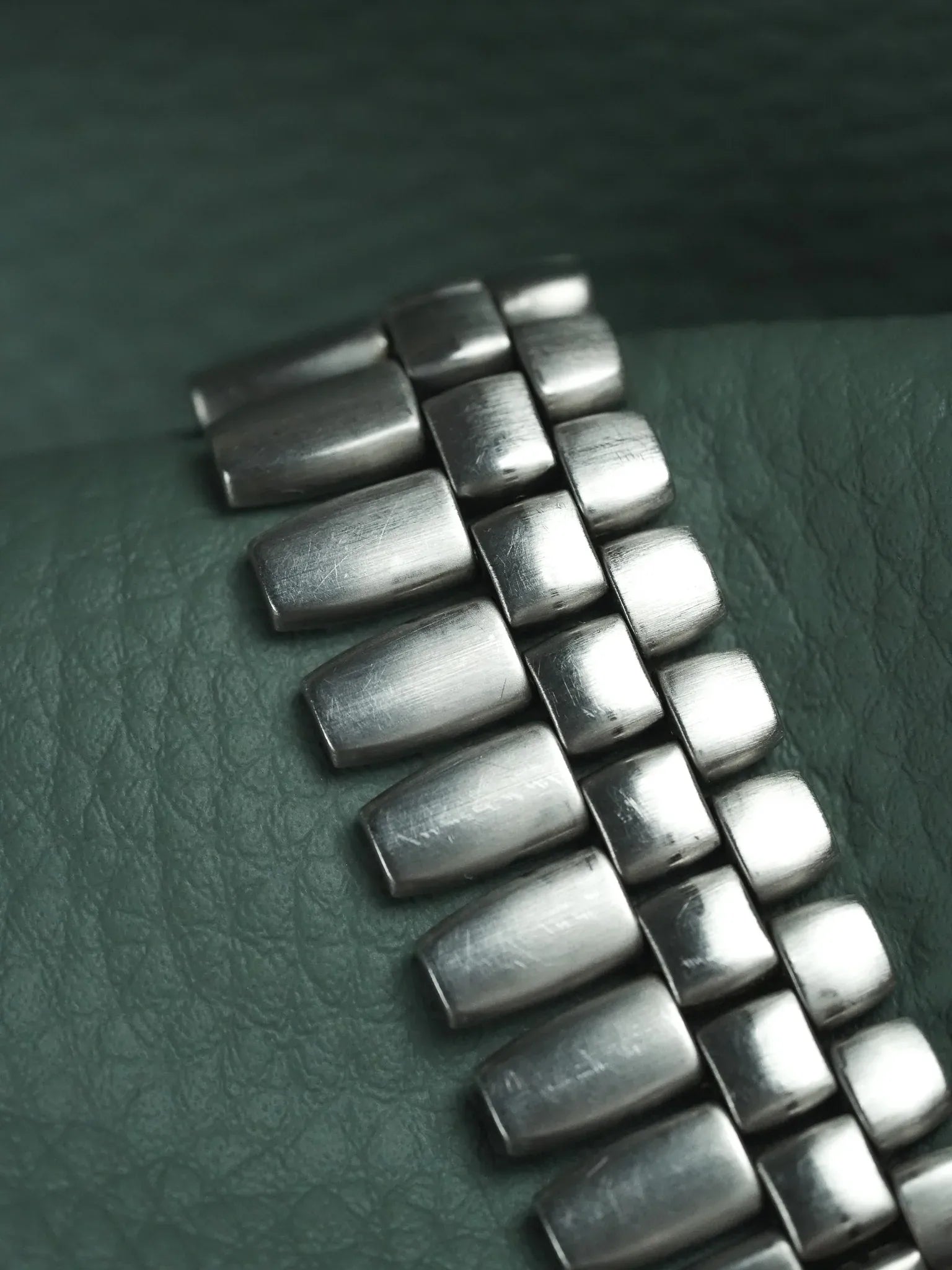 Ferrari x Cartier - Acier Or Cadran Quadrillé Rouge - 1980s - Atelier Victor