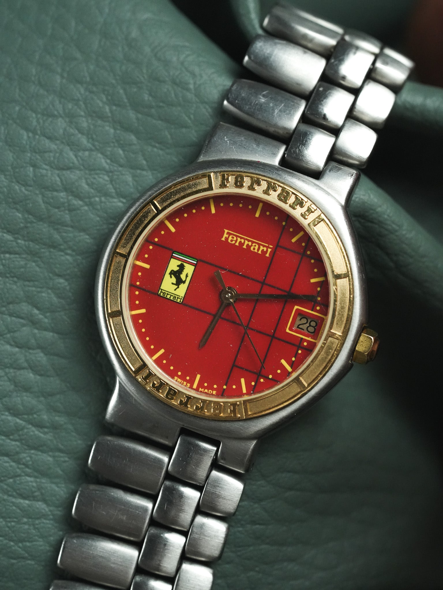Ferrari x Cartier - Acier Or Cadran Quadrillé Rouge - 1980s - Atelier Victor - Vintage Shop
