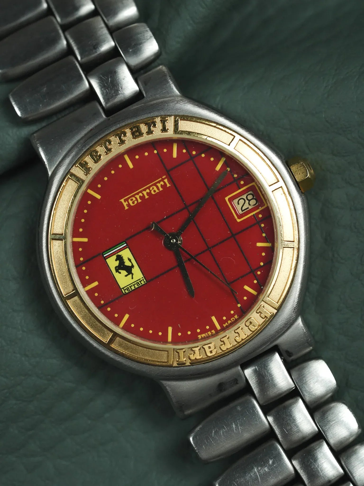 Ferrari x Cartier - Acier Or Cadran Quadrillé Rouge - 1980s - Atelier Victor - Vintage Shop