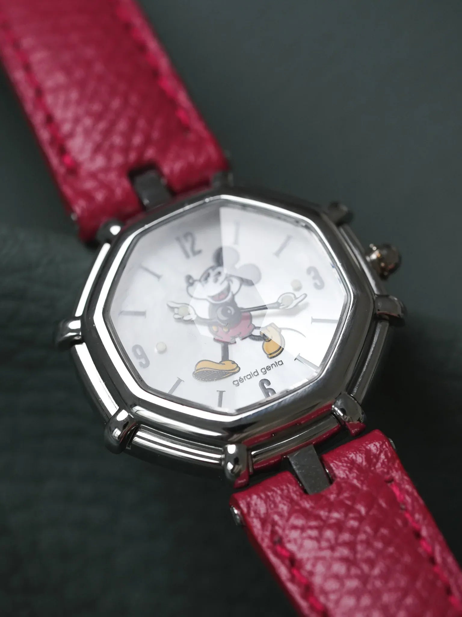 Gerald Genta - Mickey Mouse Disney 27mm Nacre Facetté - 1990s - Atelier Victor