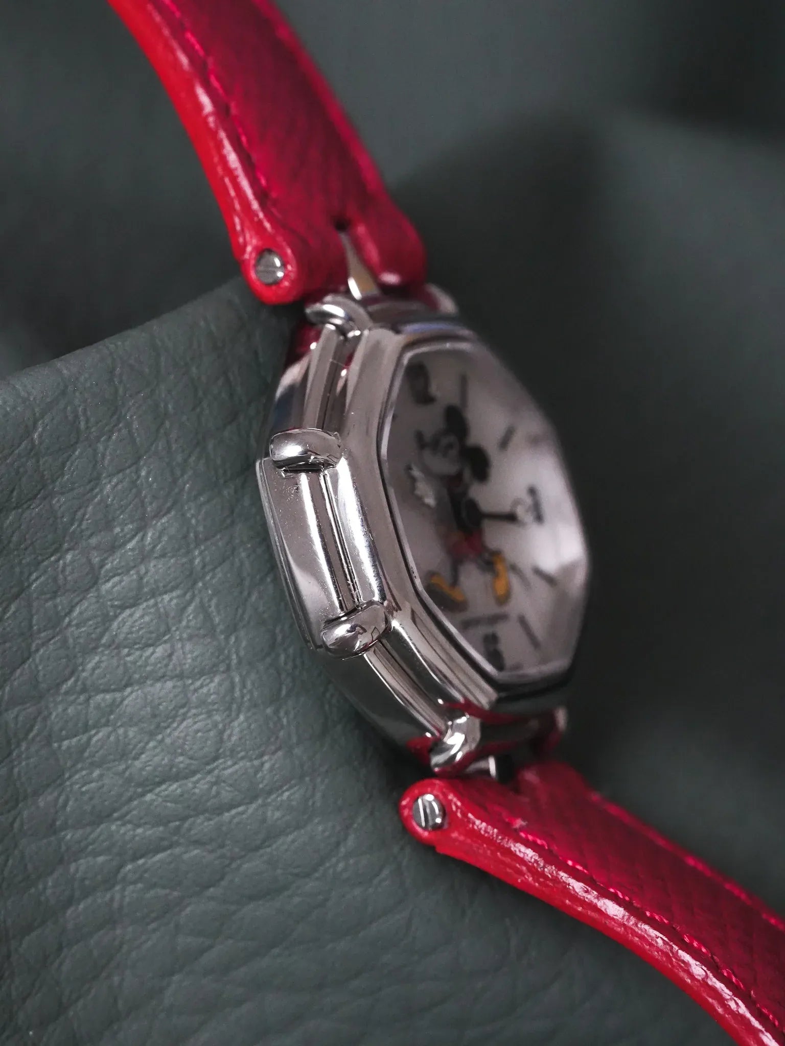 Gerald Genta - Mickey Mouse Disney 27mm Nacre Facetté - 1990s - Atelier Victor