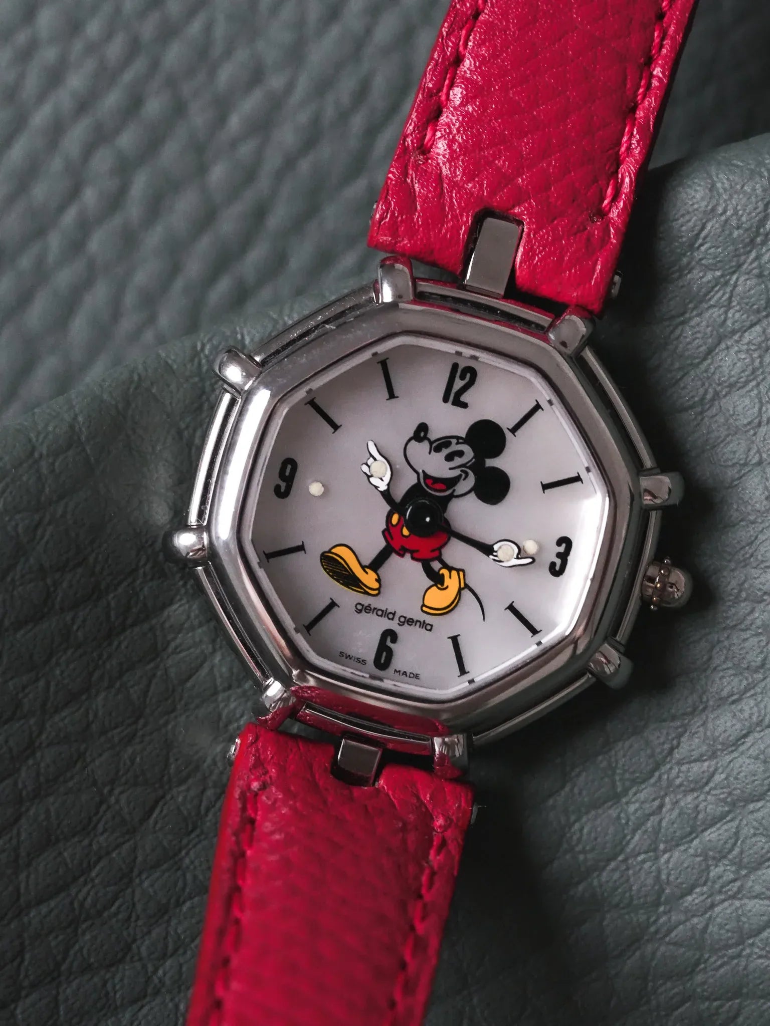 Gerald Genta - Mickey Mouse Disney 27mm Nacre Facetté - 1990s - Atelier Victor