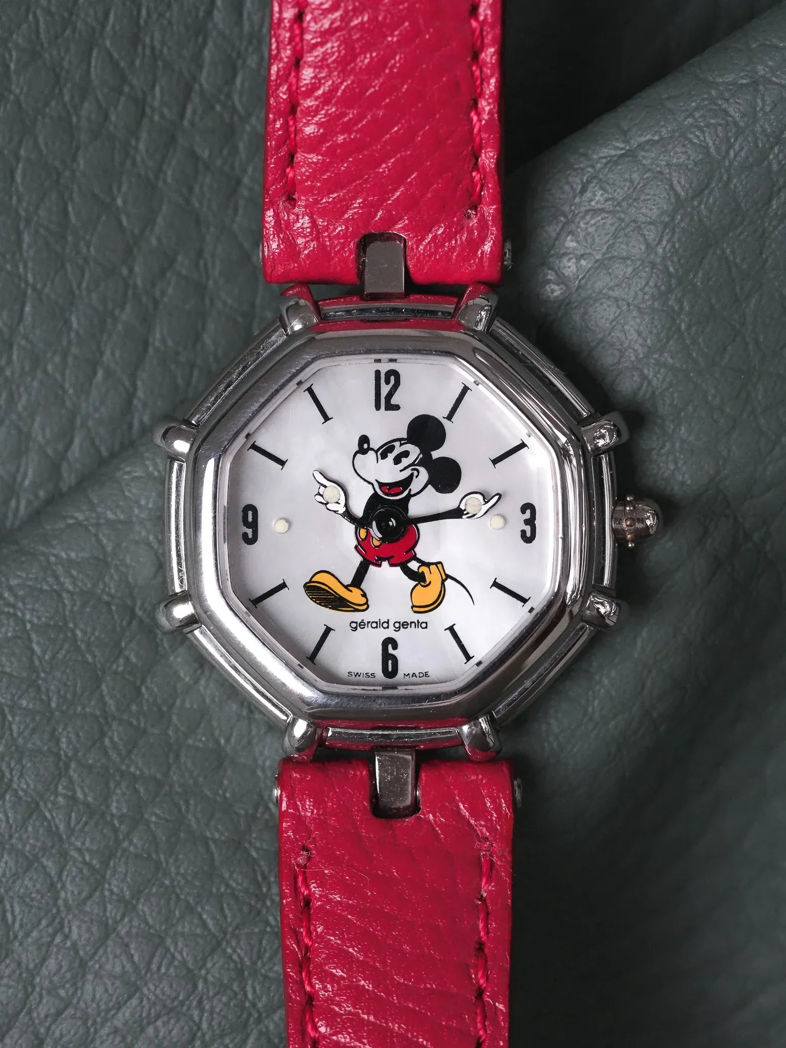 Gerald Genta - Mickey Mouse Disney 27mm Nacre Facetté - 1990s - Atelier Victor