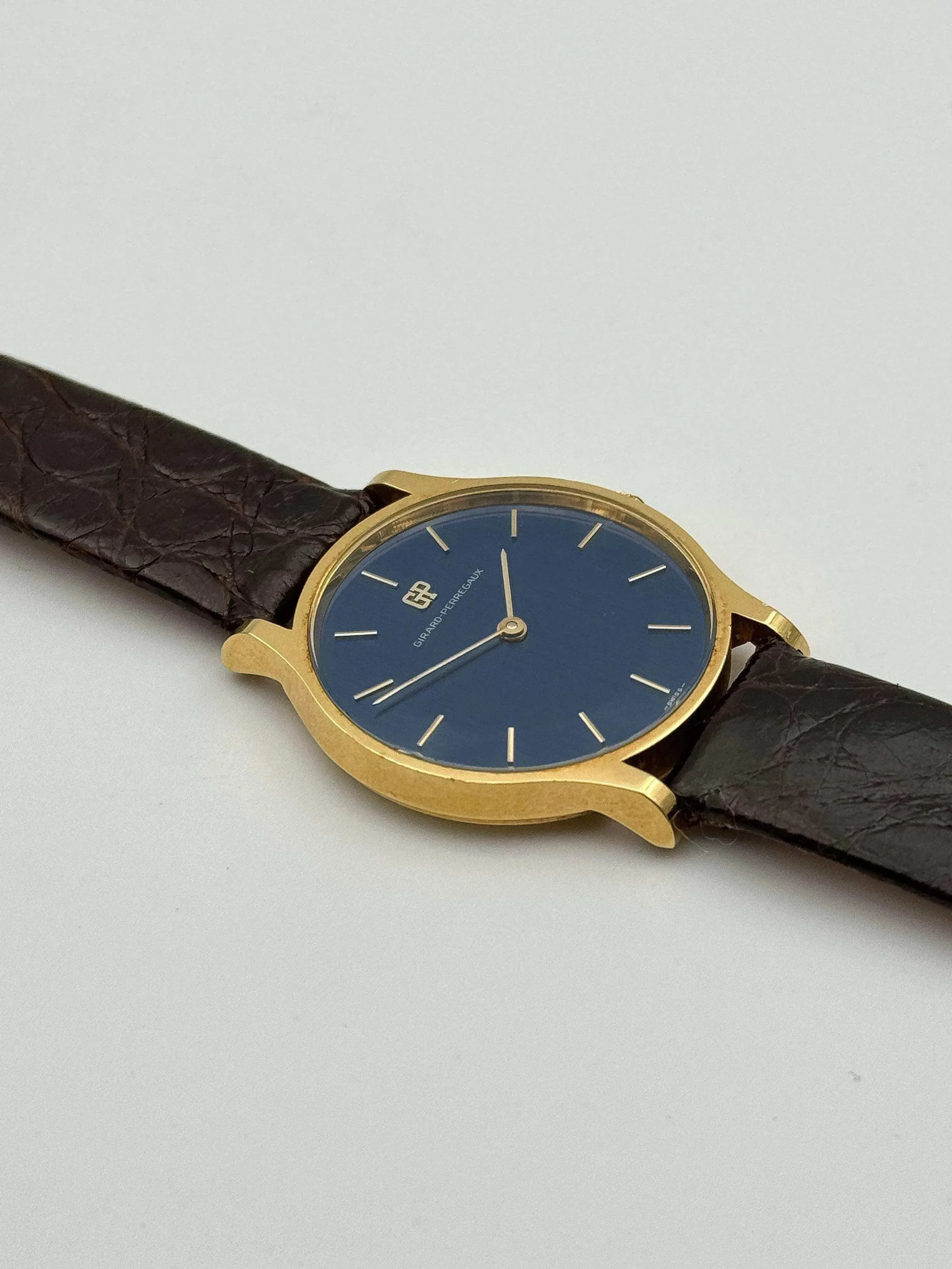 Girard Perregaux - Boitier Or 18k Bleu nuit - 1970s - Atelier Victor