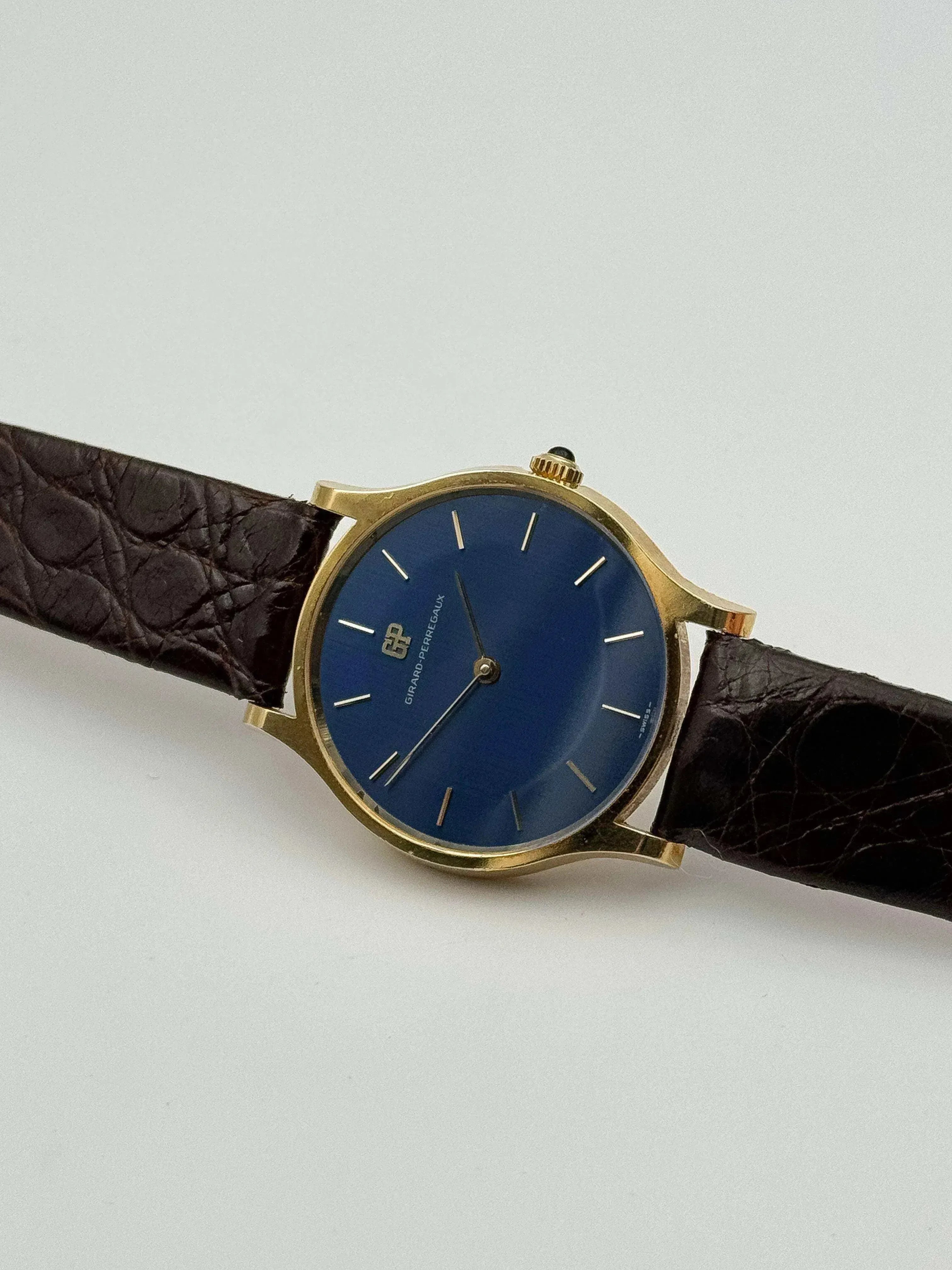 Girard Perregaux - Boitier Or 18k Bleu nuit - 1970s - Atelier Victor