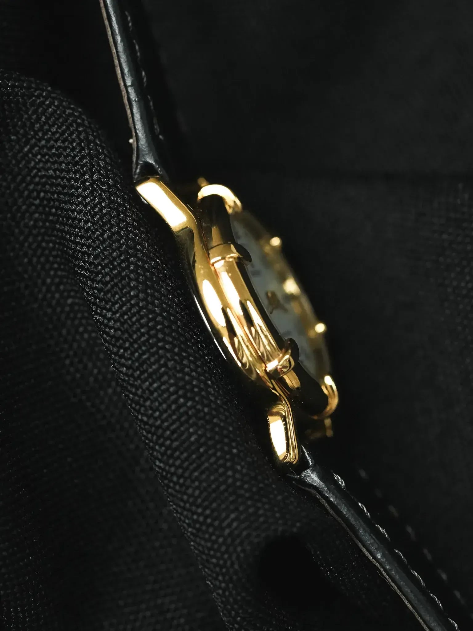 Givenchy - Mini Ronde Plaqué or Cadran blanc - 1990s - Atelier Victor