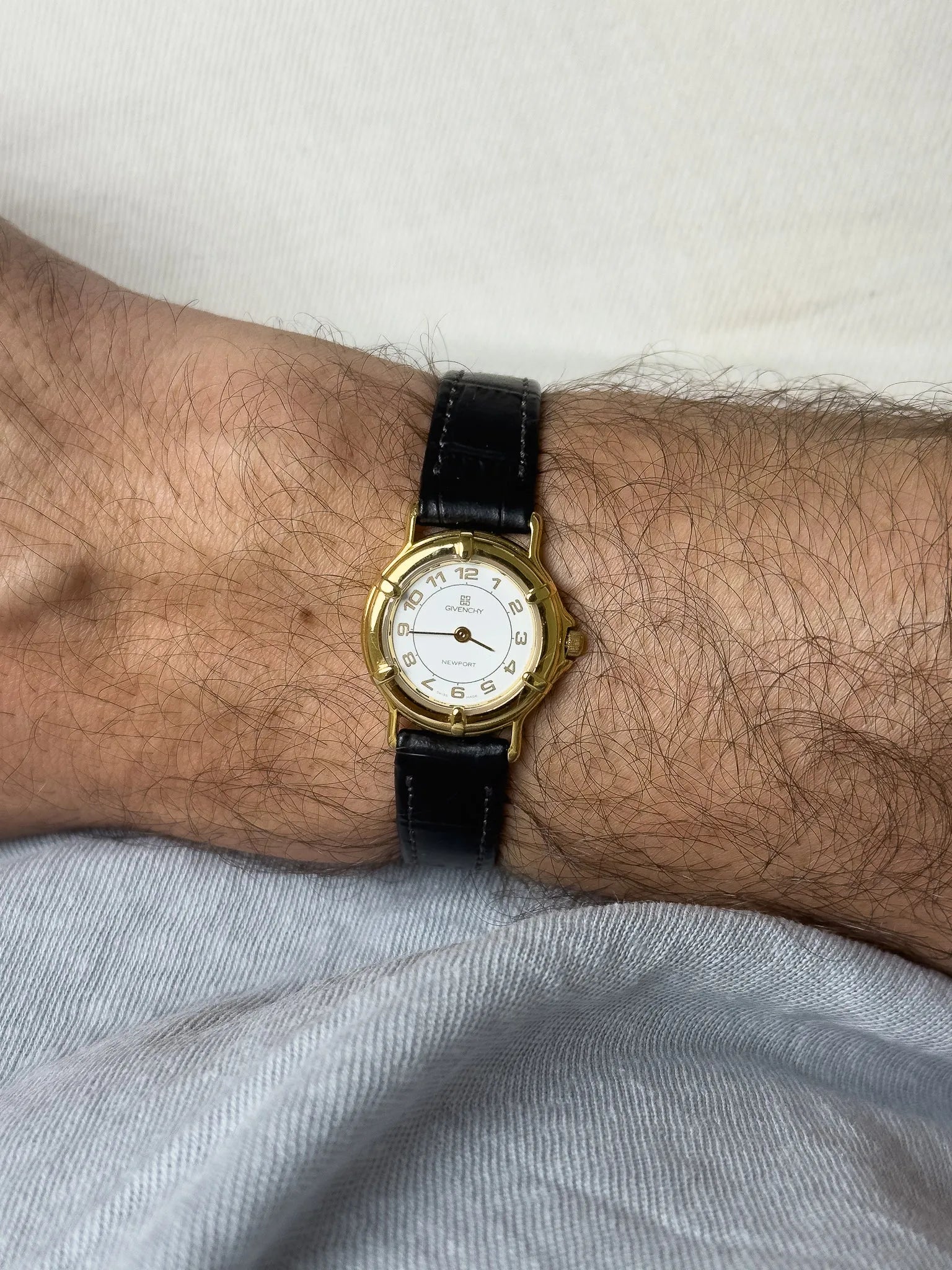 Givenchy - Mini Ronde Plaqué or Cadran blanc - 1990s - Atelier Victor