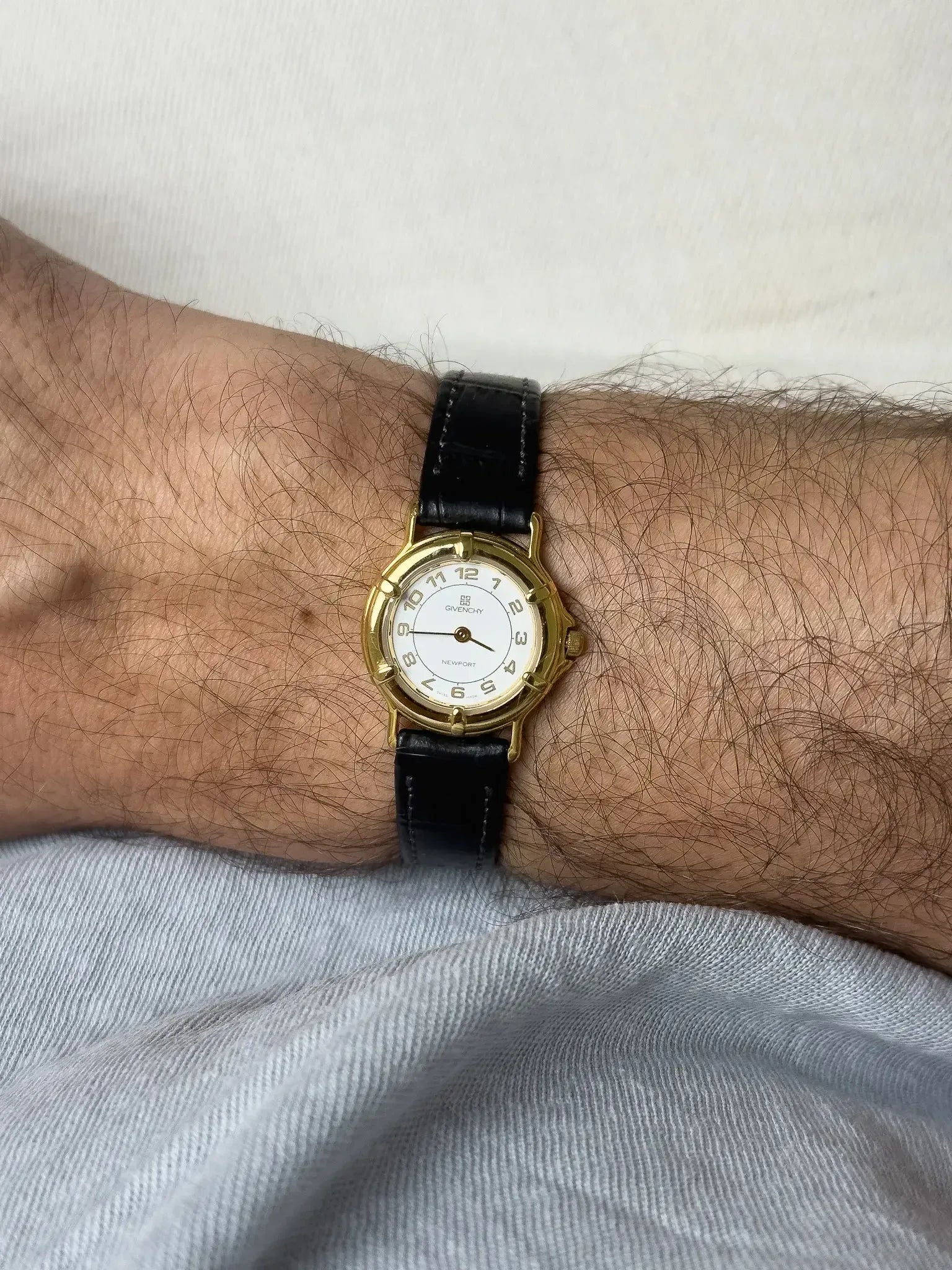 Givenchy - Mini Ronde Plaqué or Cadran blanc - 1990s - Atelier Victor